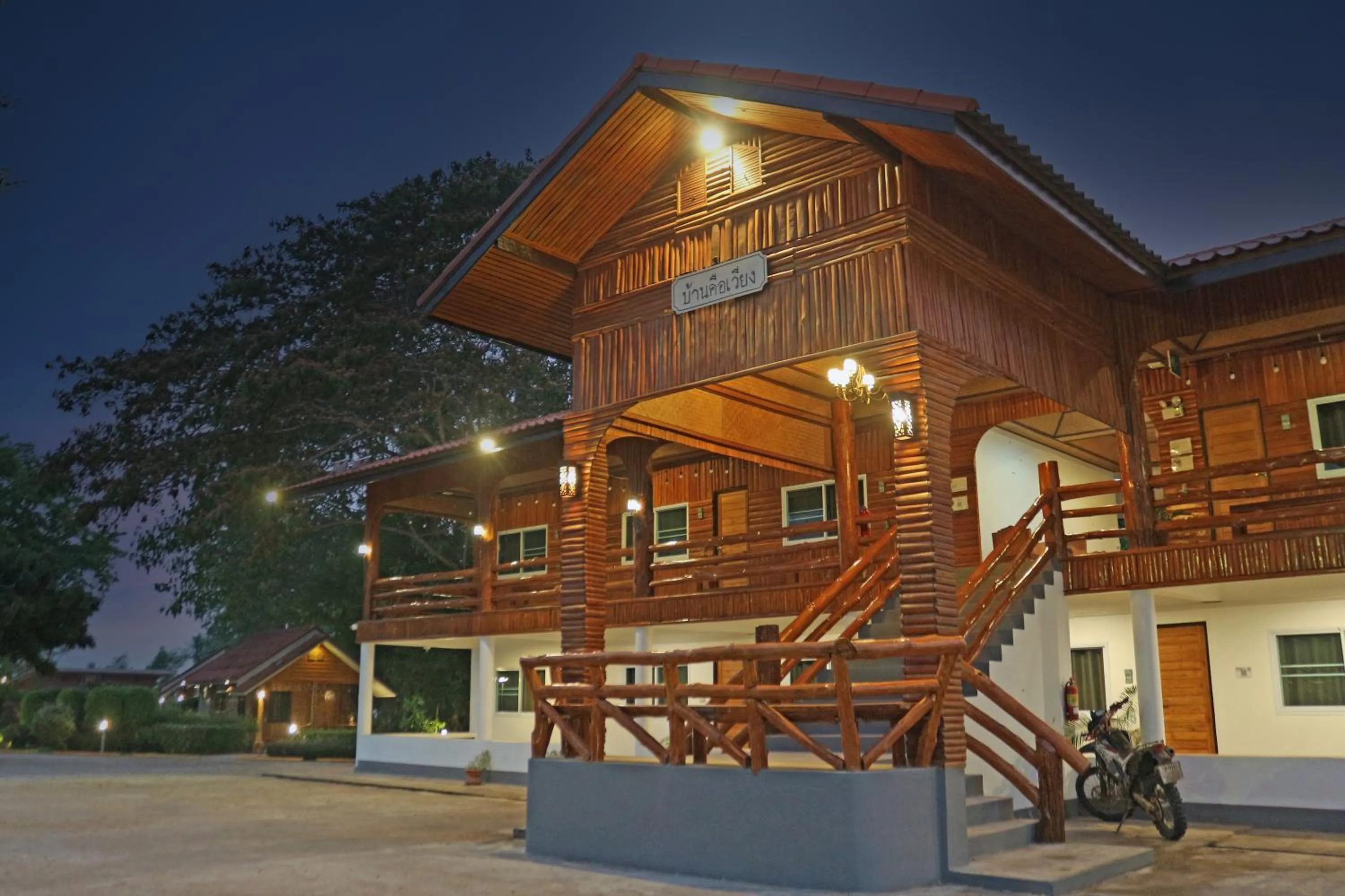 Property building in Baan Khue Wieng Resort