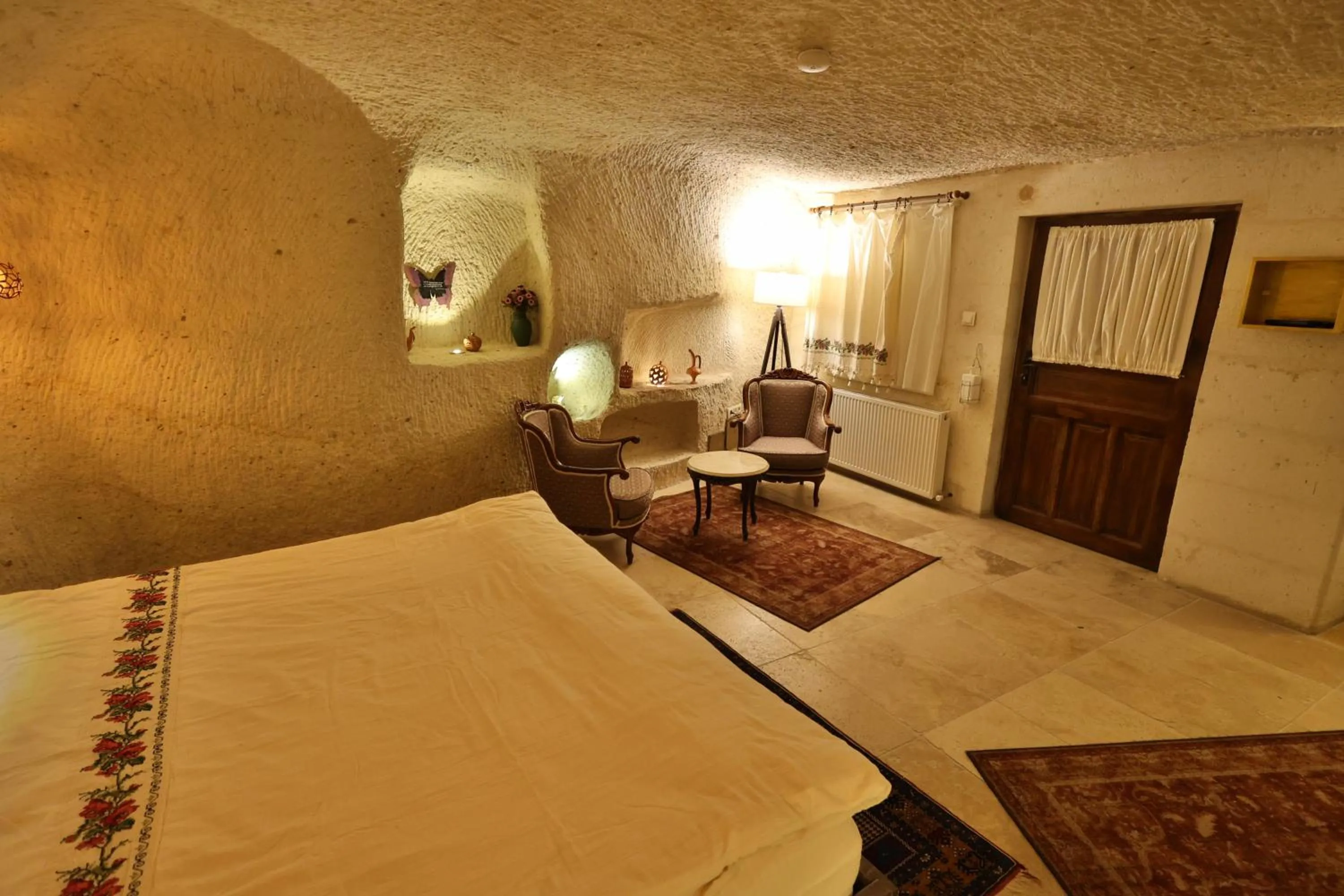 Photo of the whole room, Bed in Demisos Caves Hotel