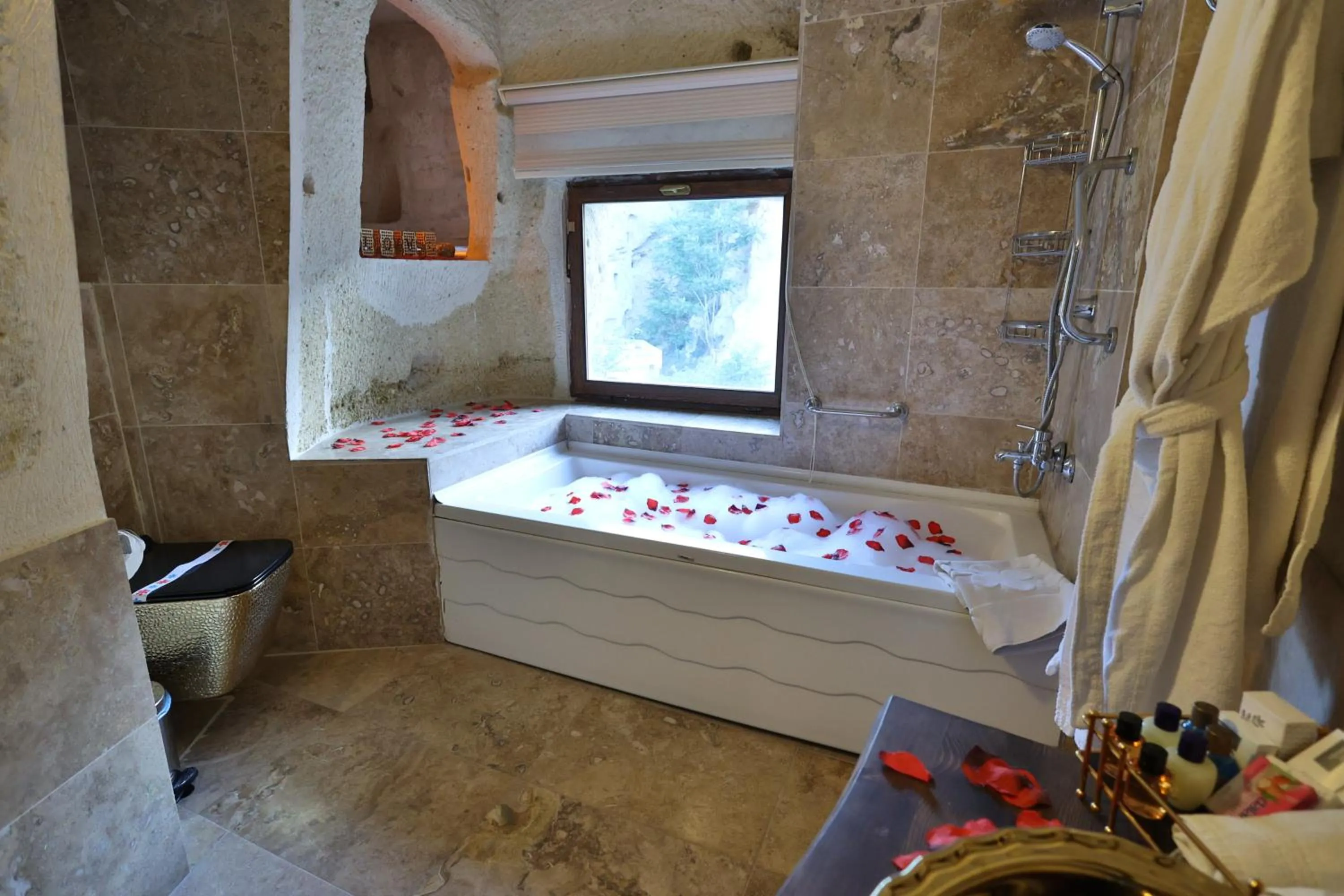 Photo of the whole room in Demisos Caves Hotel