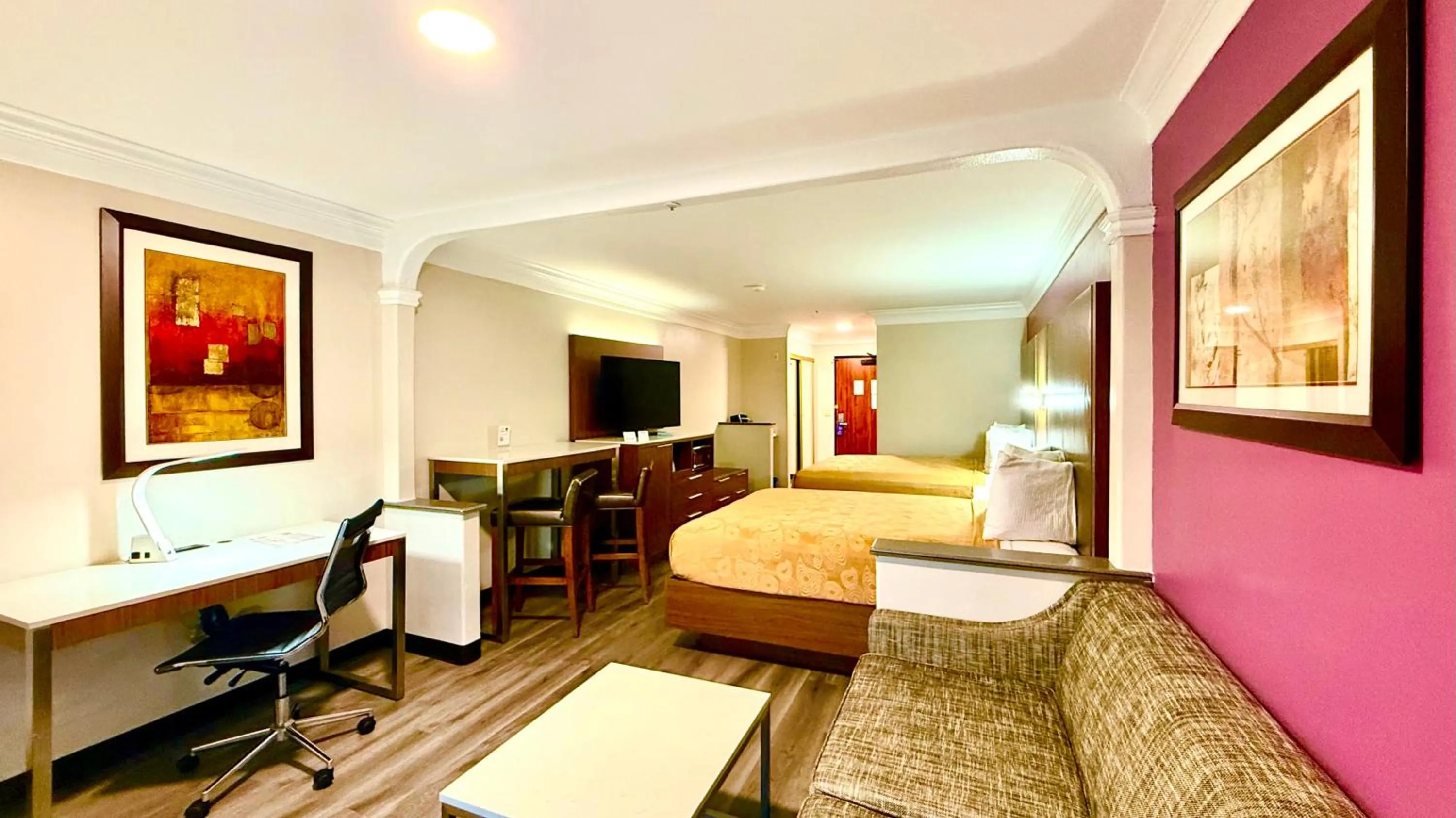 Bed in Best Western Plus Suites Hotel - Los Angeles LAX Airport