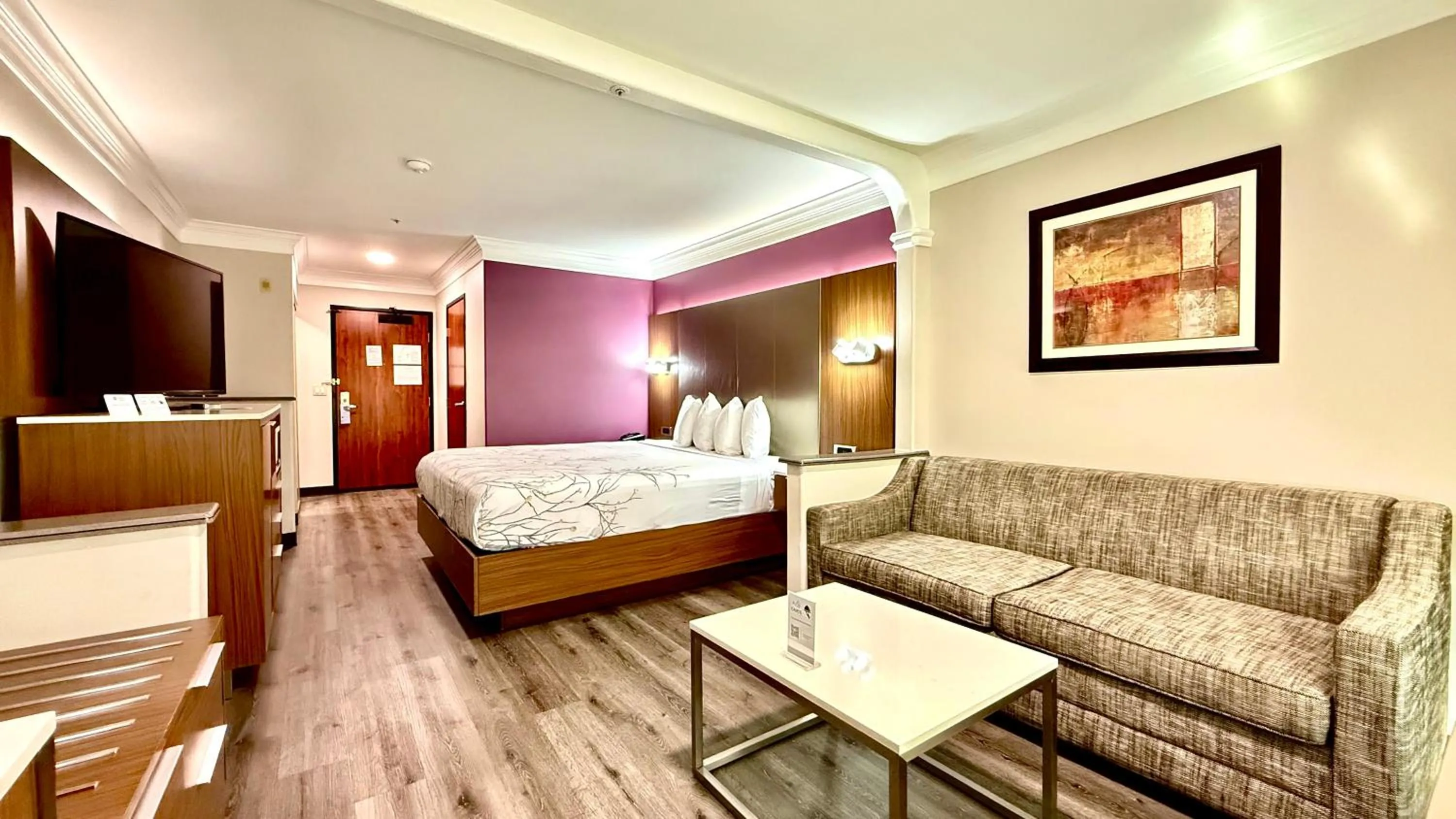 Bed in Best Western Plus Suites Hotel - Los Angeles LAX Airport