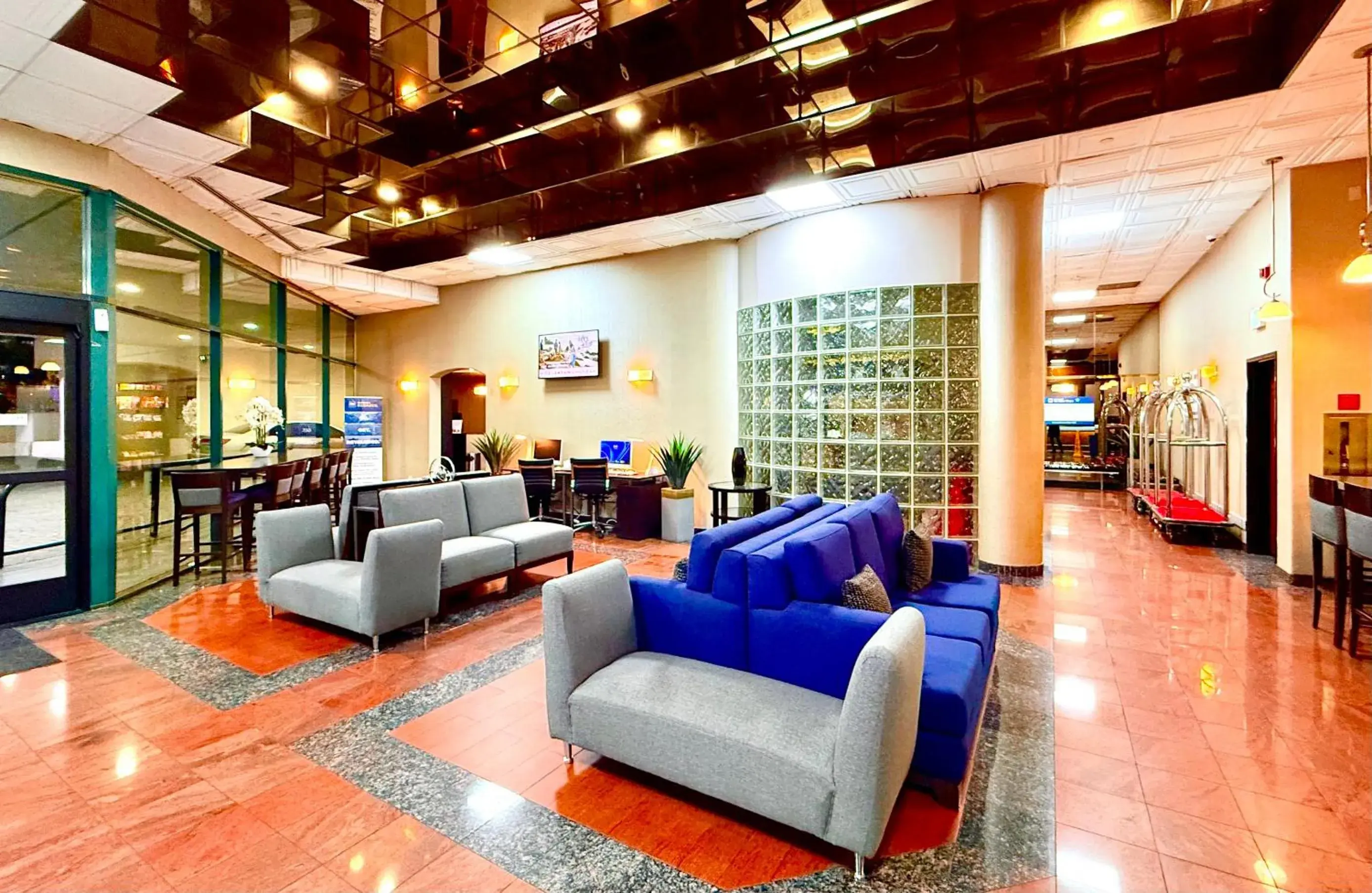 Lobby or reception in Best Western Plus Suites Hotel - Los Angeles LAX Airport Lobby or reception in Best Western Plus Suites Hotel - Los Angeles LAX Airport
