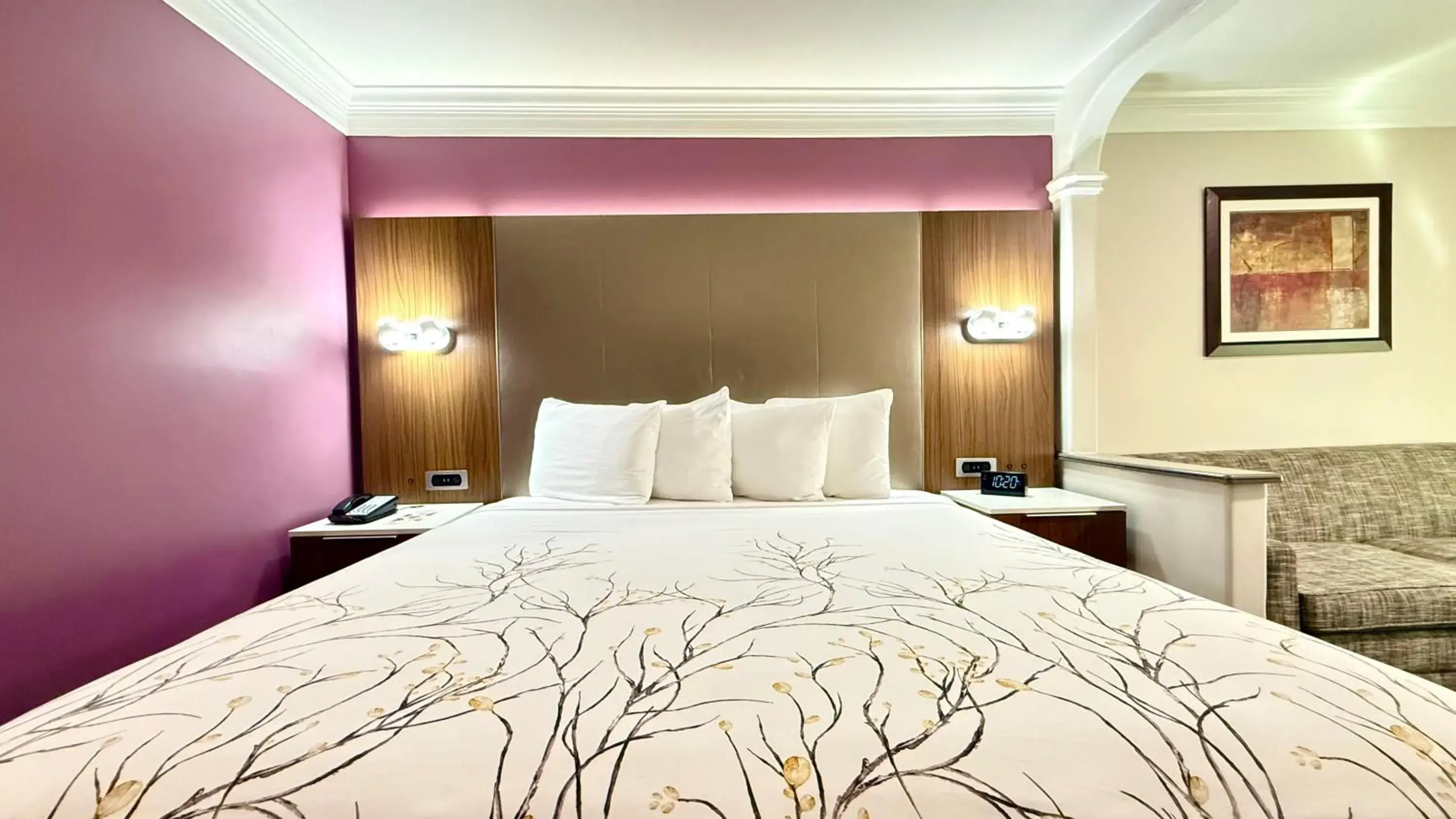 Bed in Best Western Plus Suites Hotel - Los Angeles LAX Airport Bed in Best Western Plus Suites Hotel - Los Angeles LAX Airport