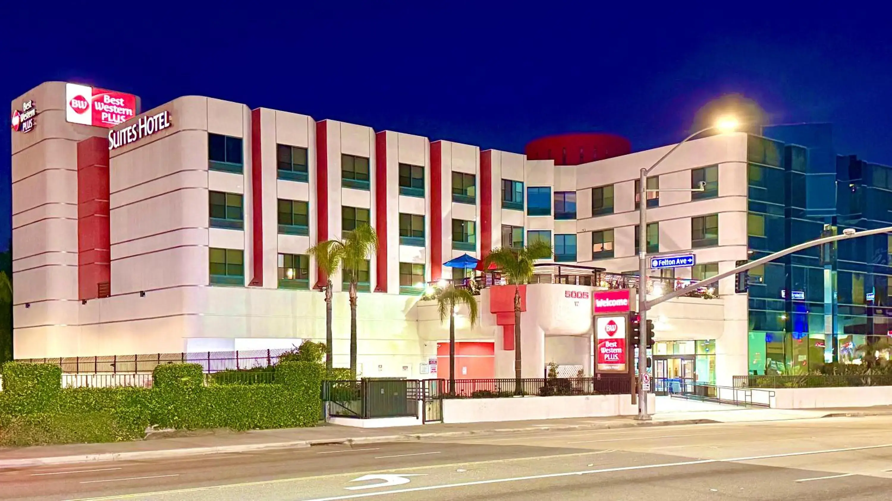 Property building in Best Western Plus Suites Hotel - Los Angeles LAX Airport Property building in Best Western Plus Suites Hotel - Los Angeles LAX Airport
