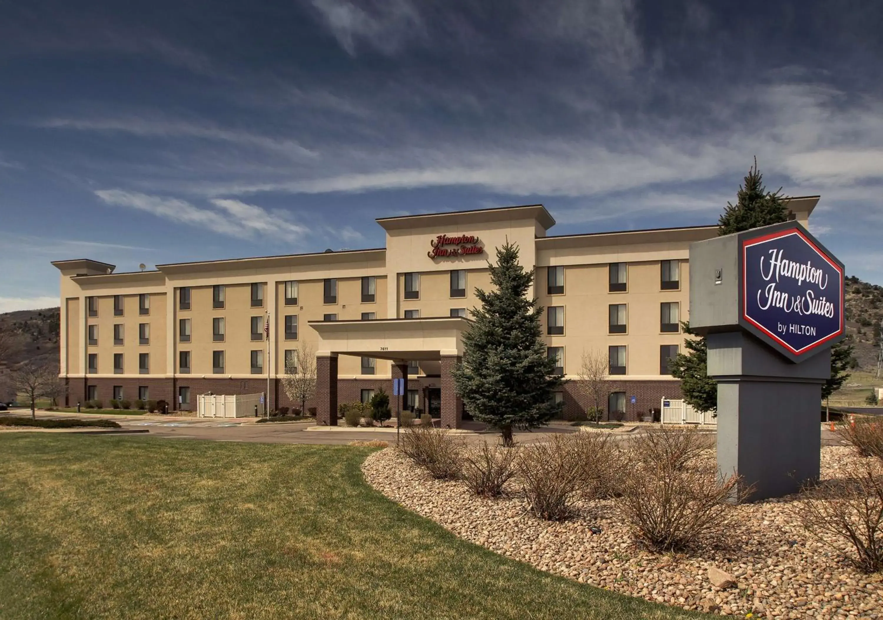 Property building in Hampton Inn & Suites Denver Littleton Property building in Hampton Inn & Suites Denver Littleton