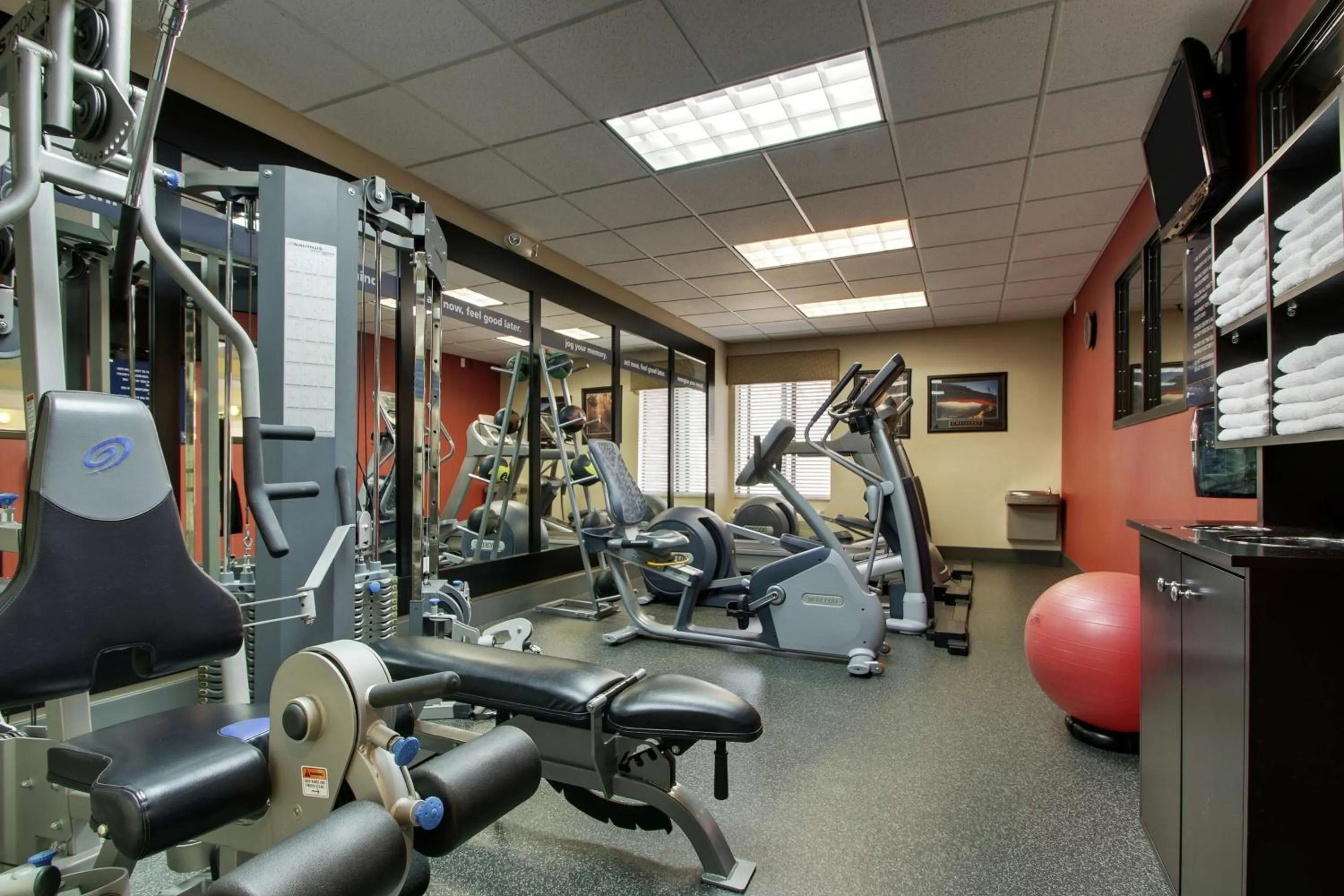 Fitness centre/facilities in Hampton Inn & Suites Denver Littleton