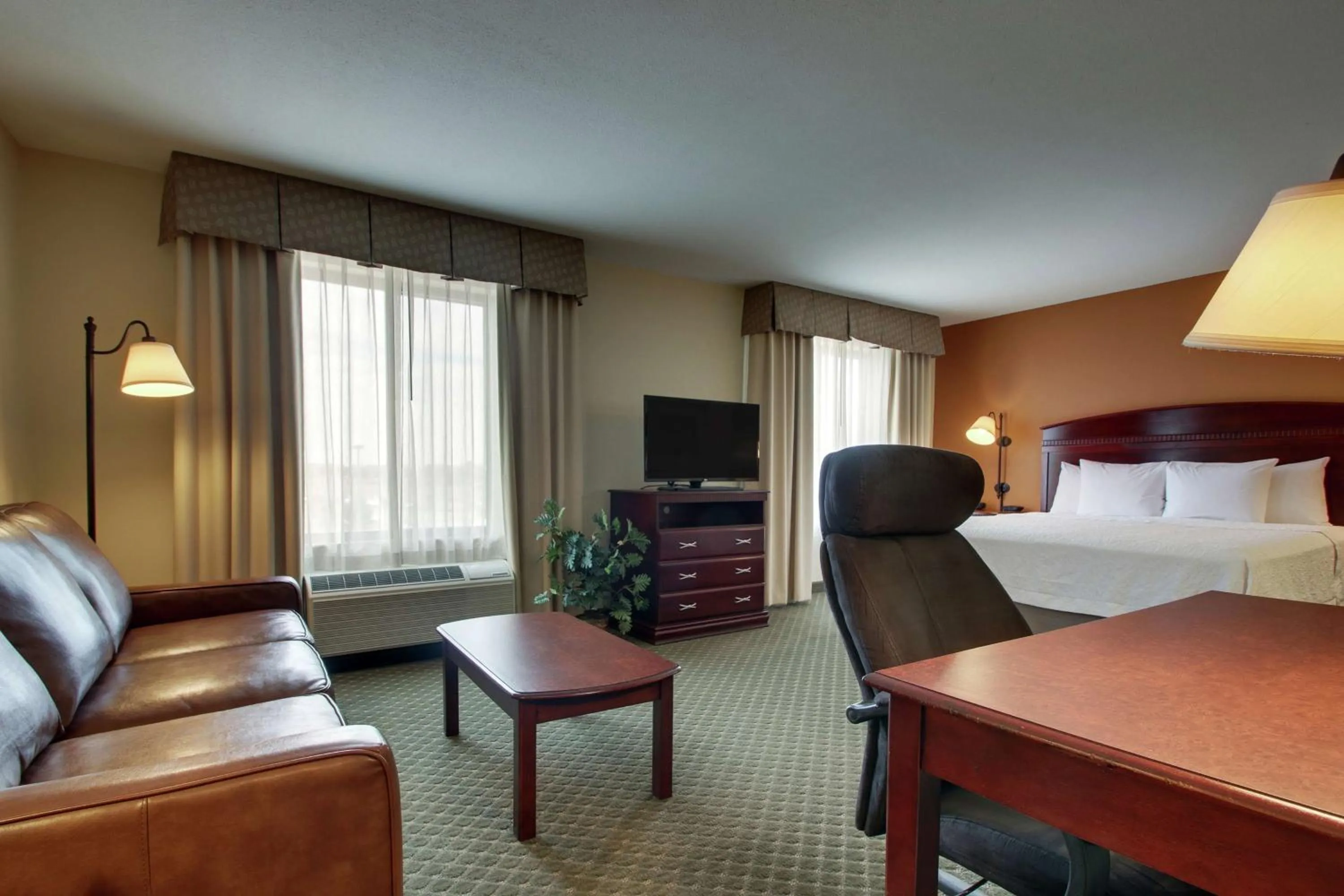 Bedroom, Bed in Hampton Inn & Suites Denver Littleton