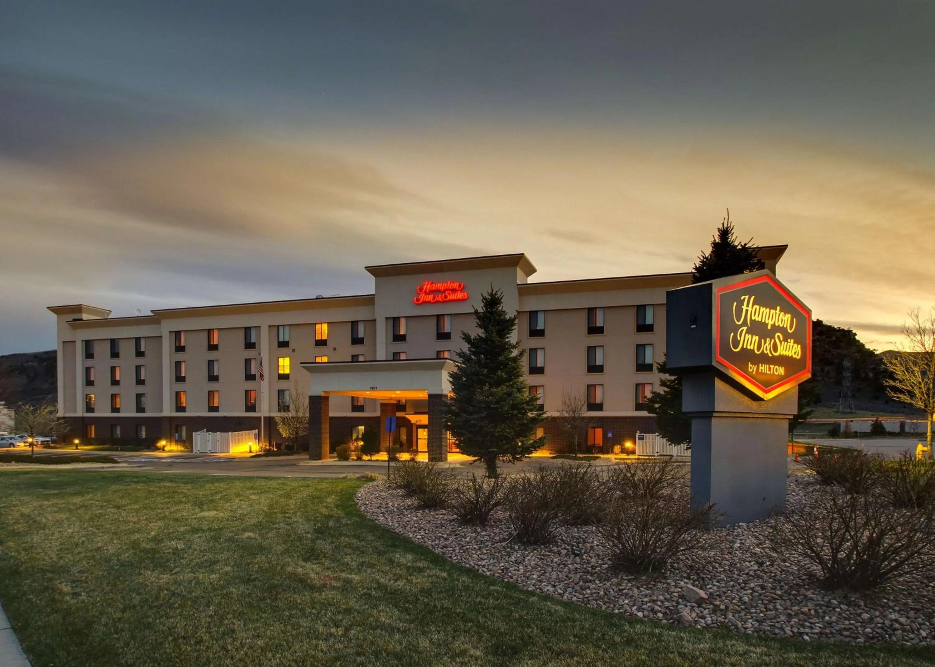 Property building in Hampton Inn & Suites Denver Littleton