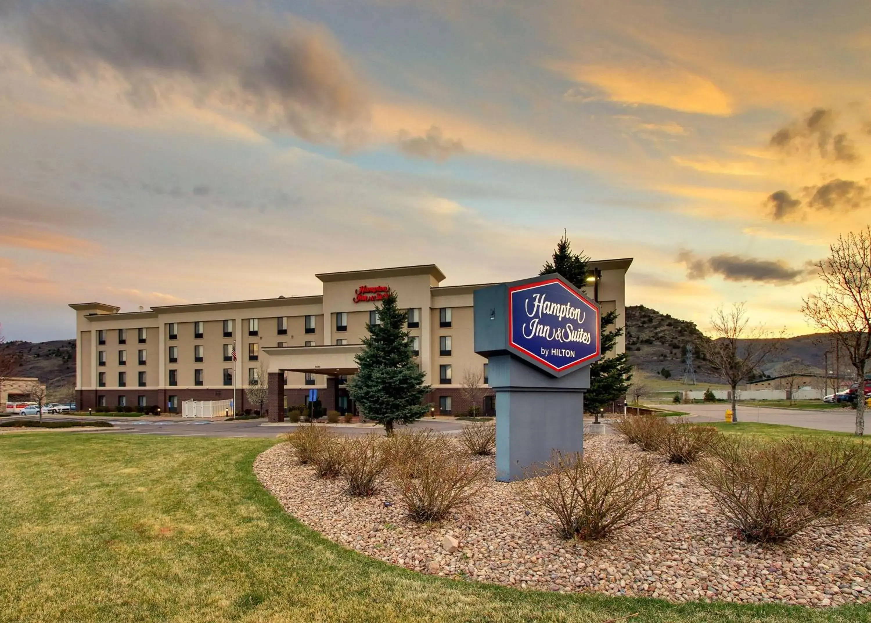 Property building in Hampton Inn & Suites Denver Littleton Property building in Hampton Inn & Suites Denver Littleton
