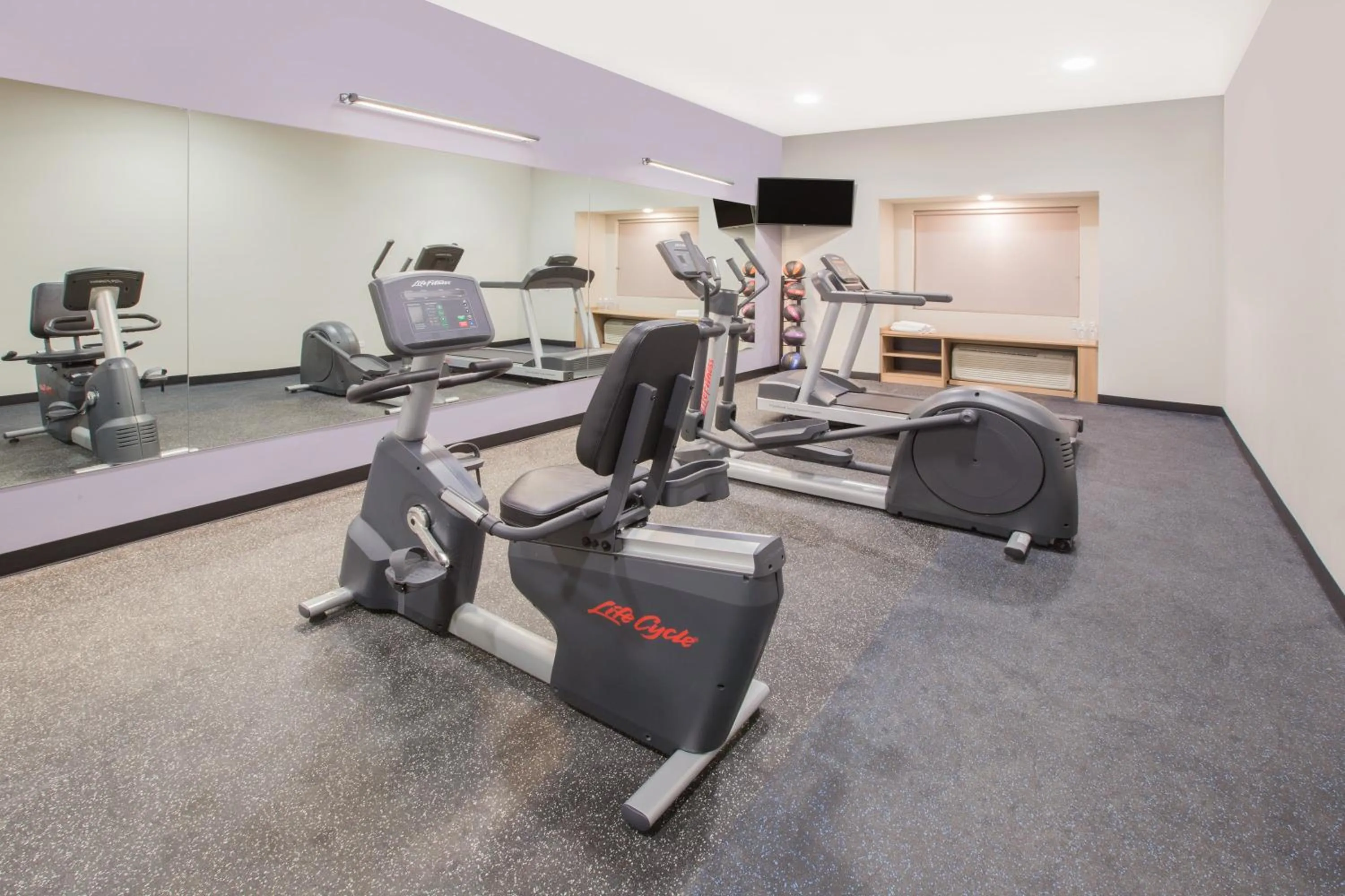 Fitness centre/facilities in Microtel Inn & Suites by Wyndham Cuauhtemoc Campos Menonitas