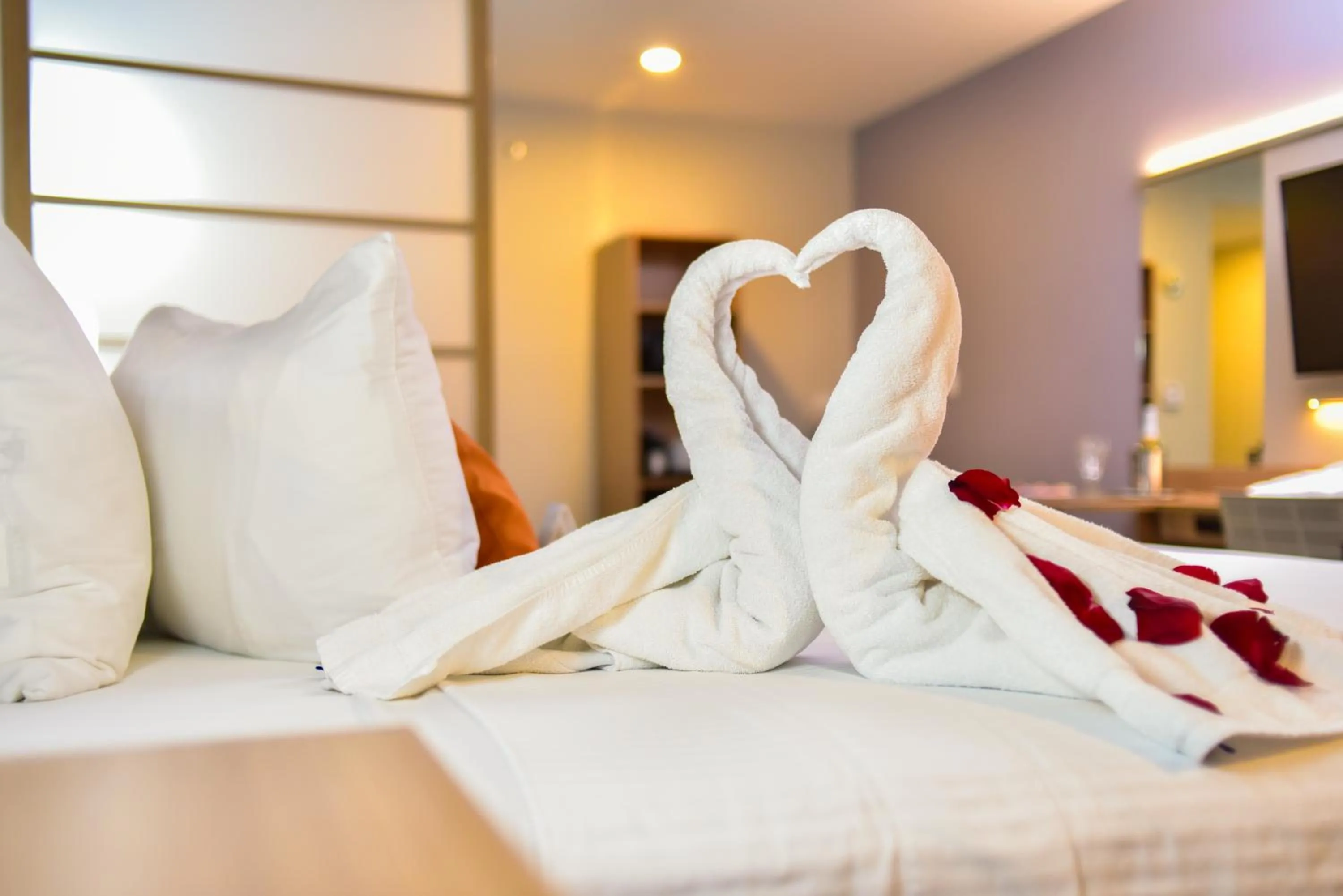 Decorative detail, Bed in Microtel Inn & Suites by Wyndham Cuauhtemoc Campos Menonitas