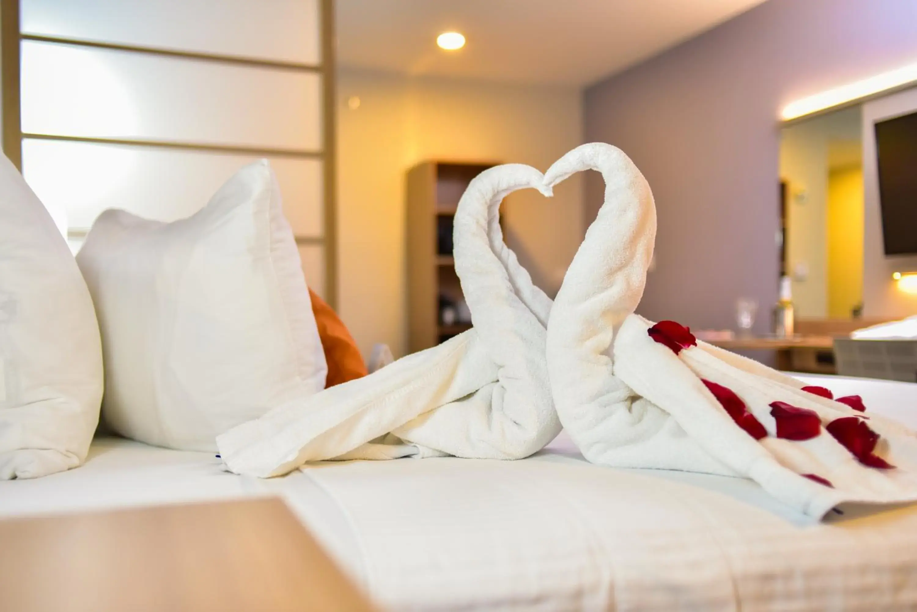 Decorative detail, Bed in Microtel Inn & Suites by Wyndham Cuauhtemoc Campos Menonitas Decorative detail, Bed in Microtel Inn & Suites by Wyndham Cuauhtemoc Campos Menonitas