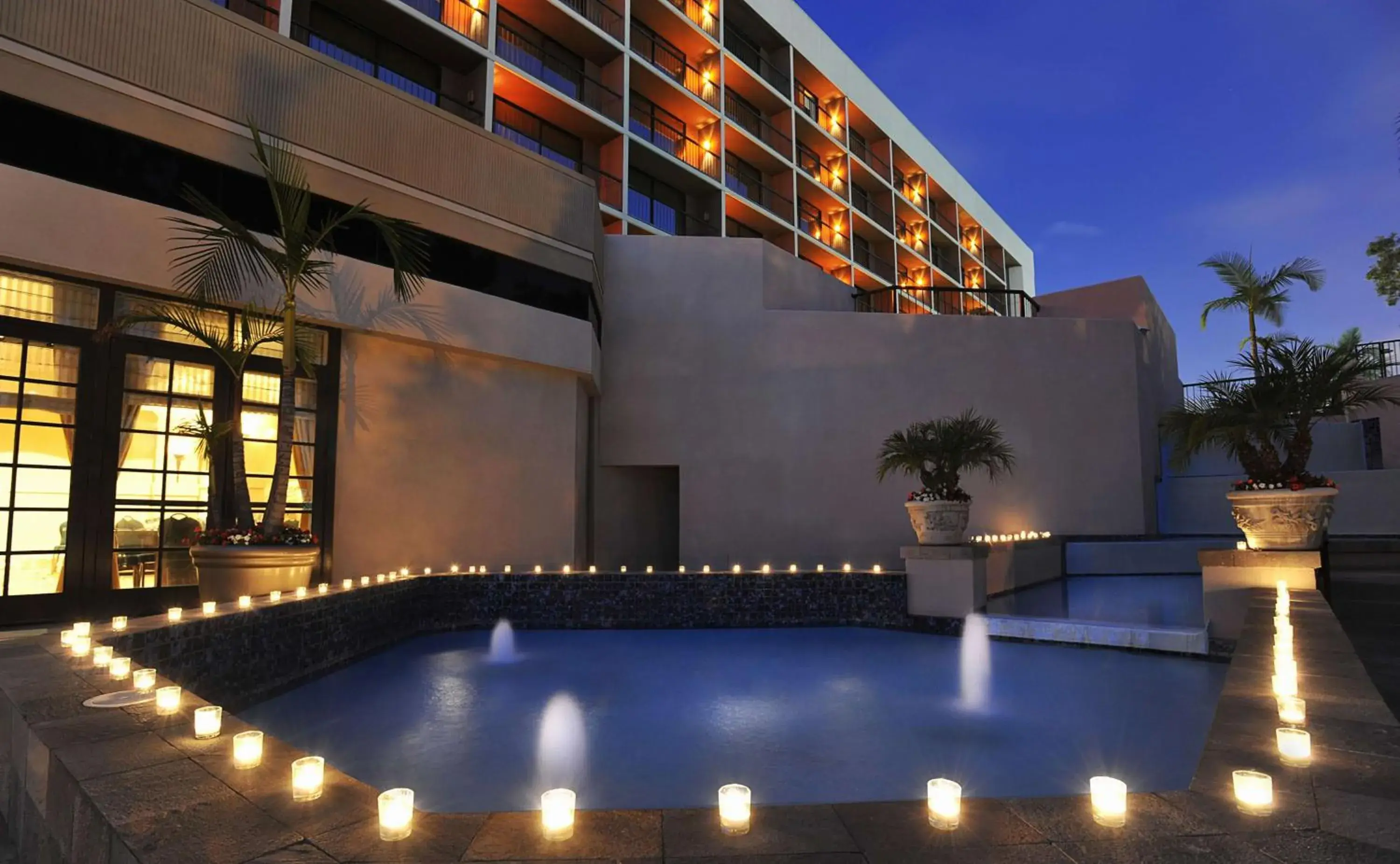 Property building in Hilton Orange County/Costa Mesa Property building in Hilton Orange County/Costa Mesa