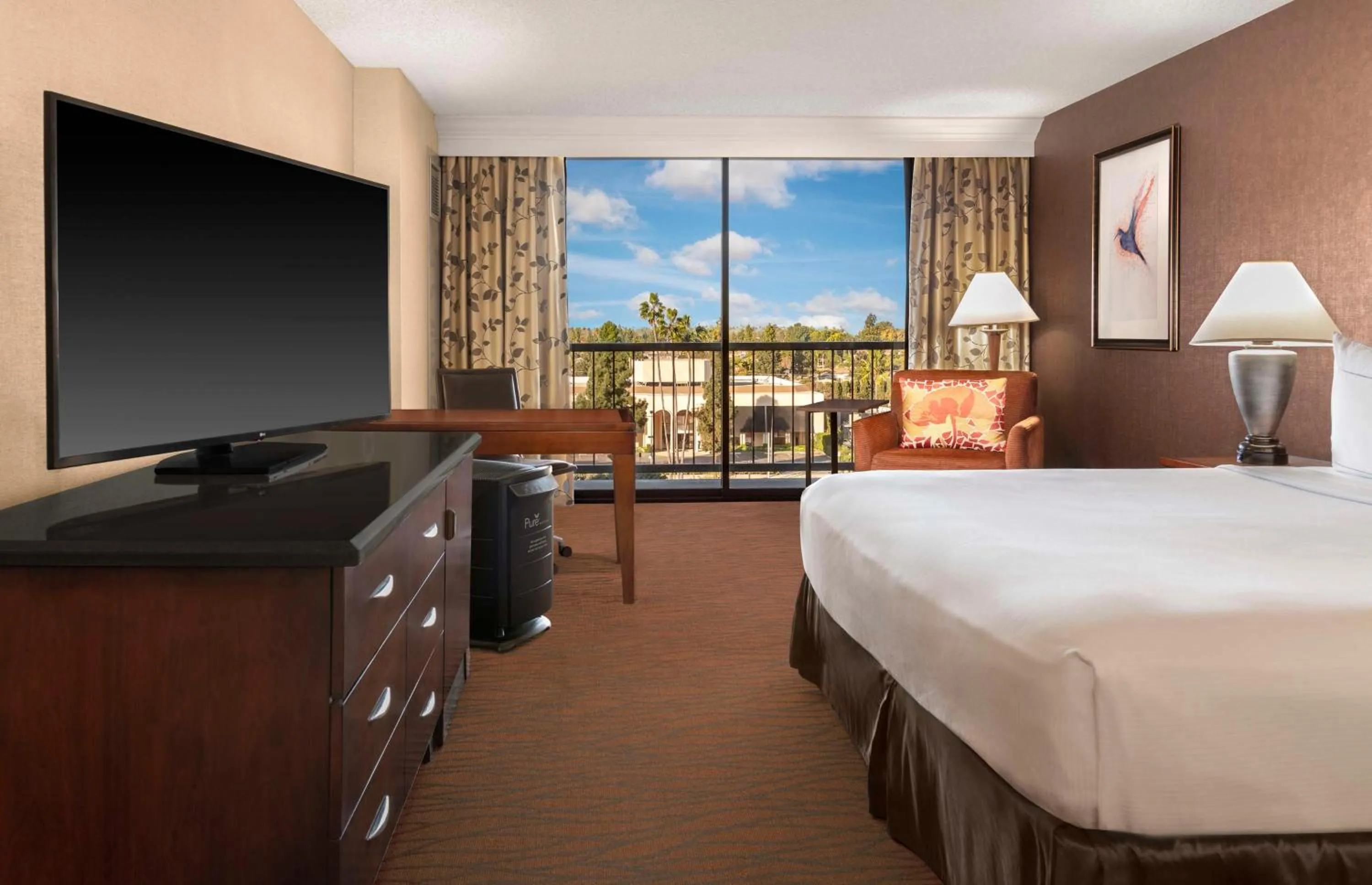 Bedroom, Bed in Hilton Orange County/Costa Mesa