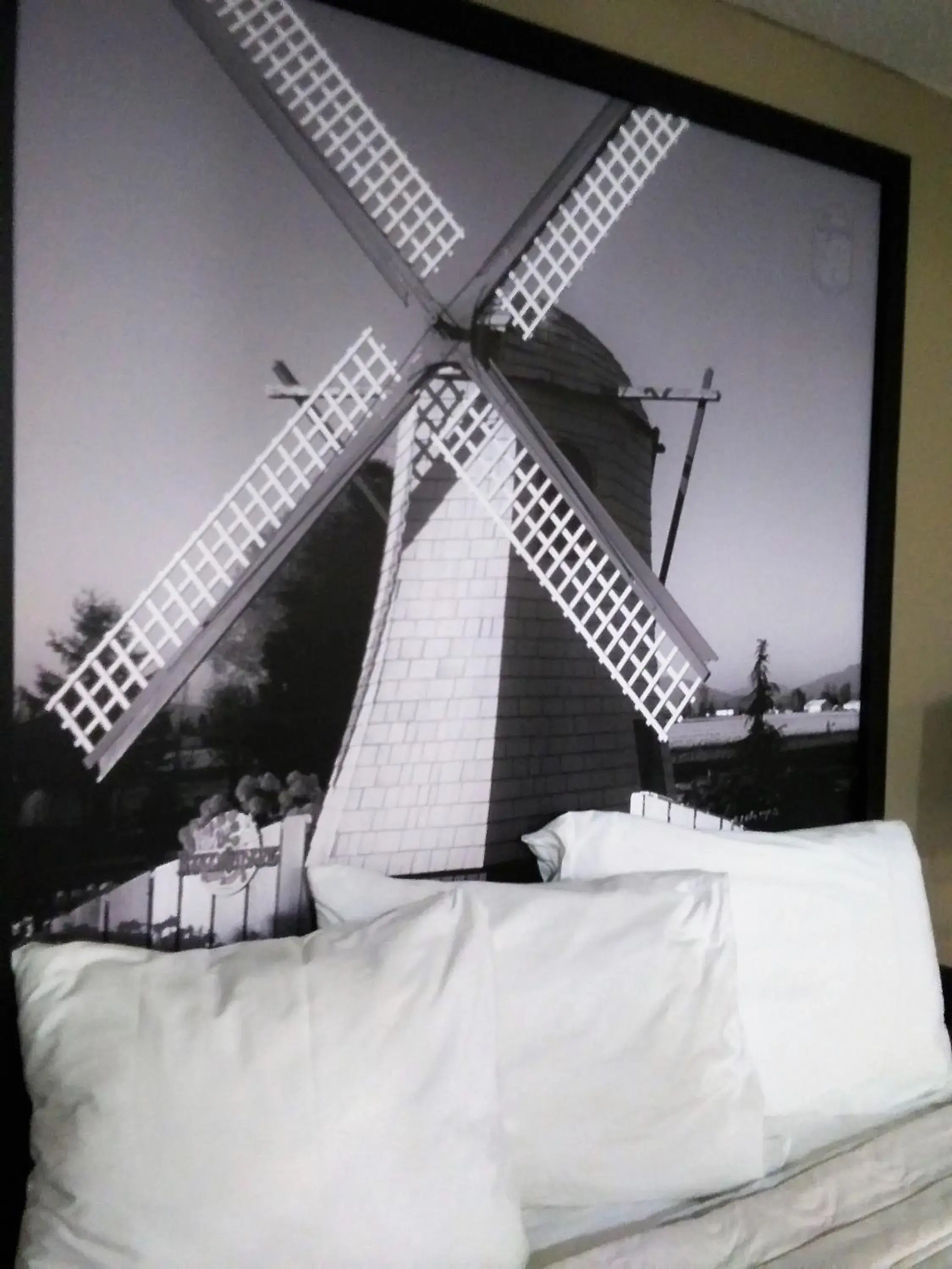 Bed in Sutton Suites Hotel Bed in Sutton Suites Hotel