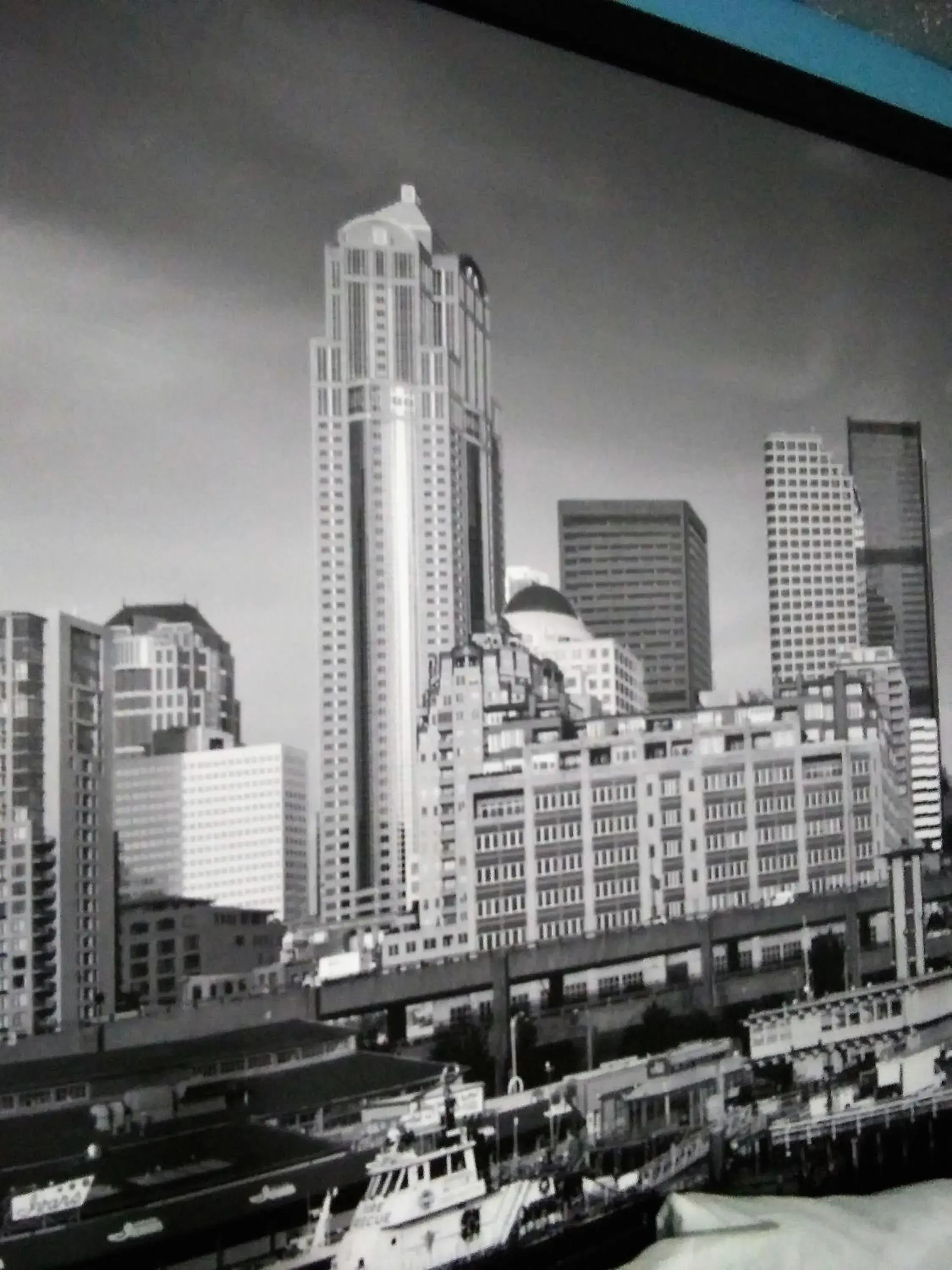 Bed in Sutton Suites Hotel Bed in Sutton Suites Hotel