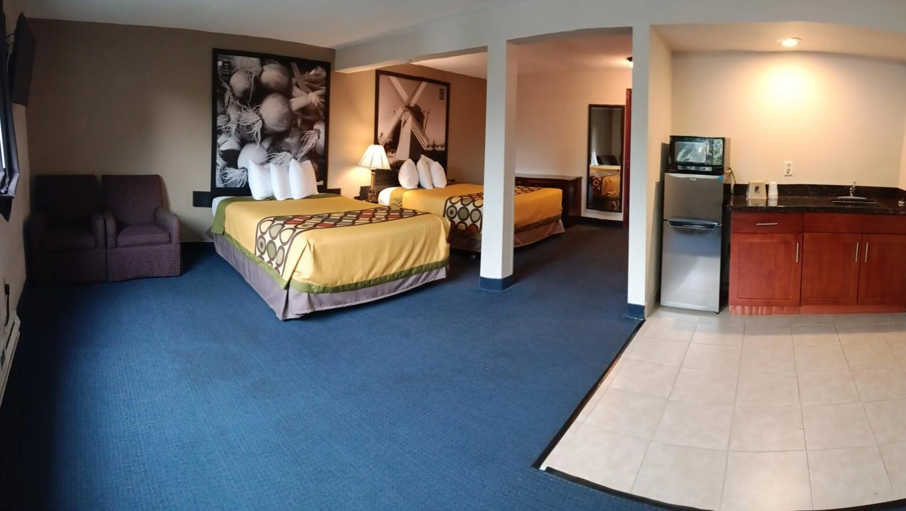 Photo of the whole room in Sutton Suites Hotel