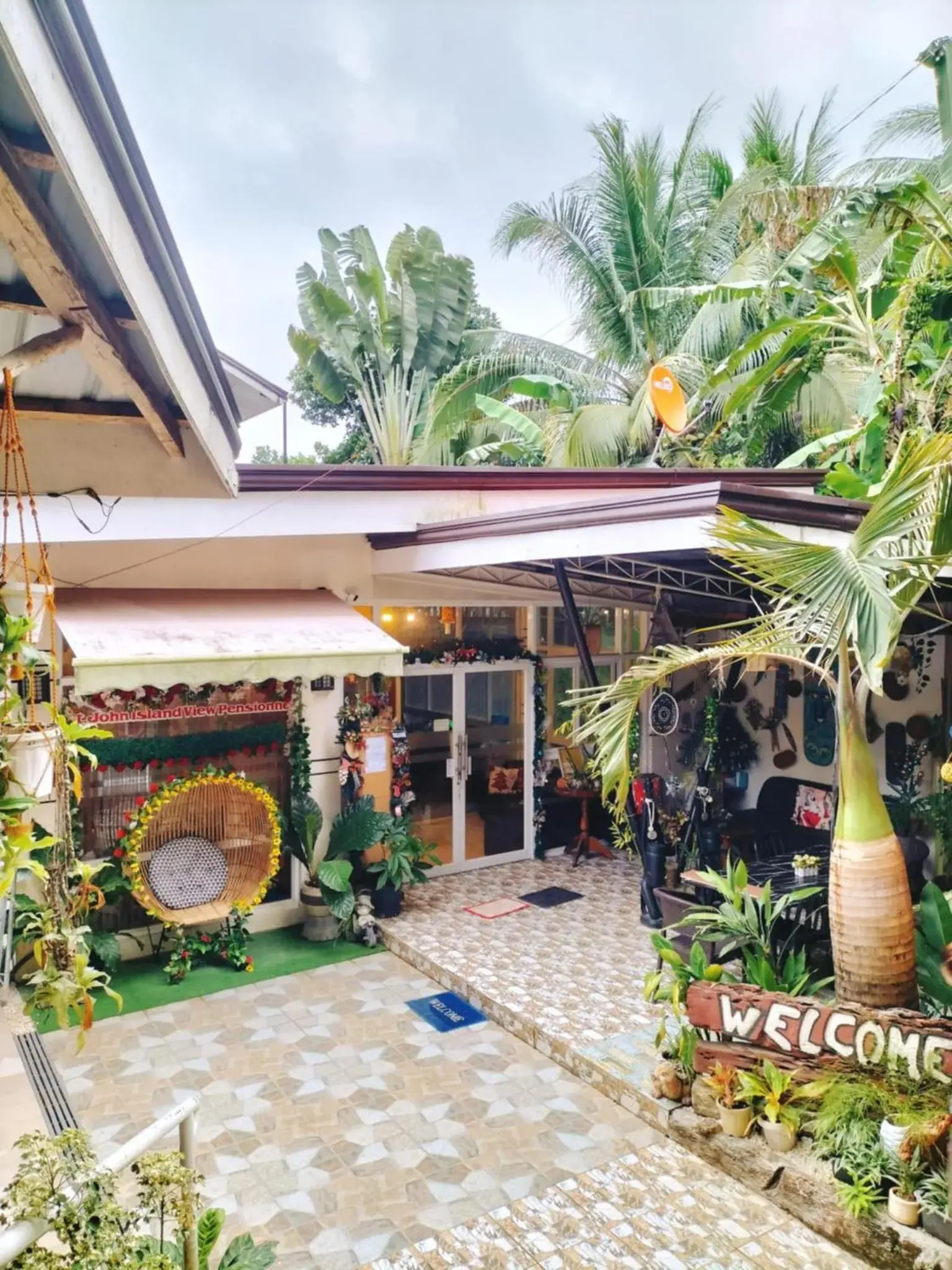 Property building in St. John Island View Pensionne Property building in St. John Island View Pensionne