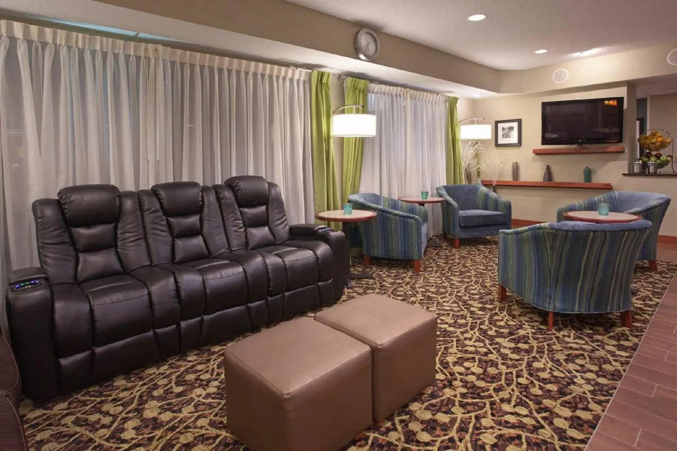 Lobby or reception in Baymont by Wyndham Thornton Lobby or reception in Baymont by Wyndham Thornton