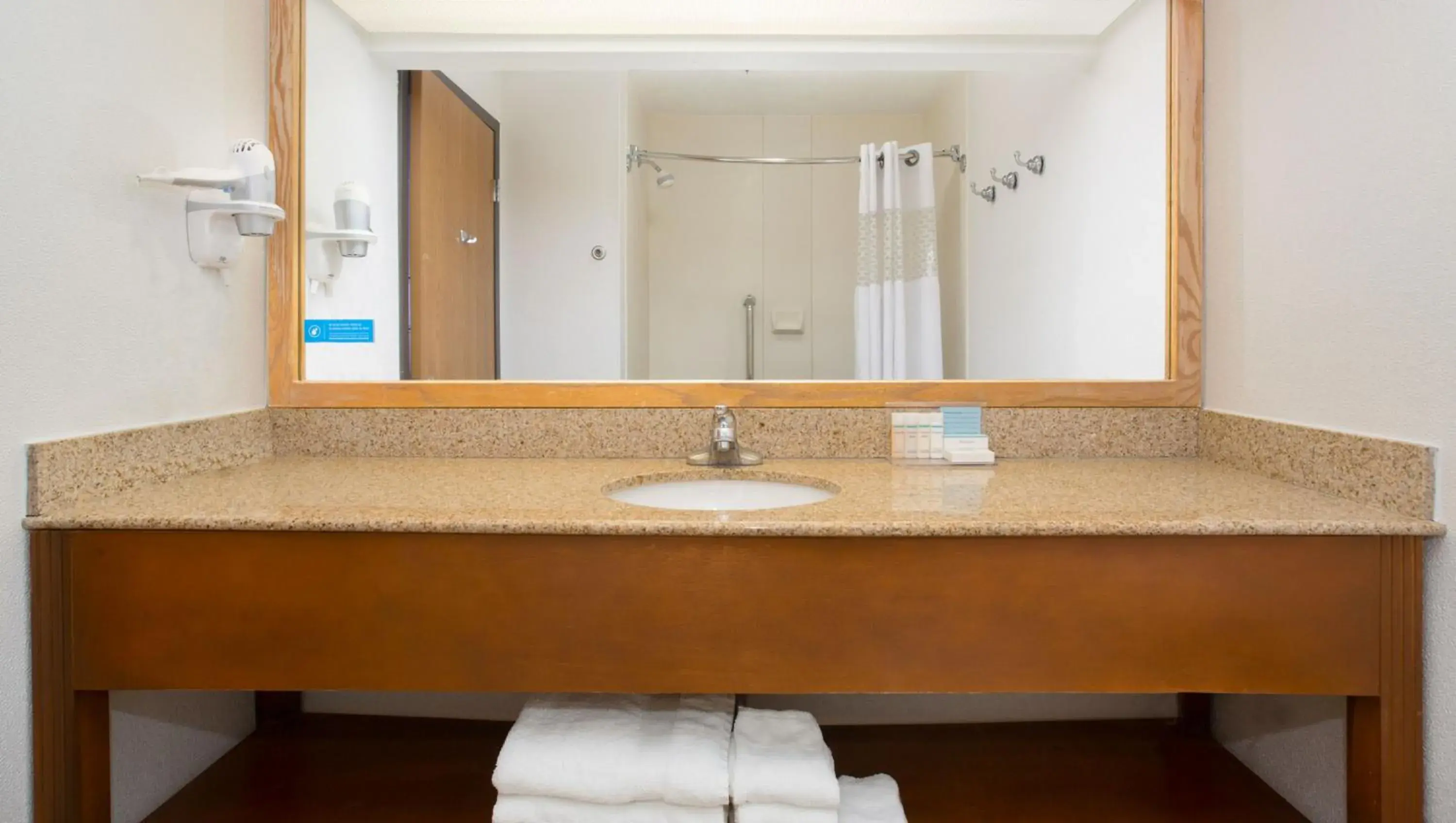 Queen Room with Two Queen Beds - Non-Smoking in Baymont by Wyndham Thornton Queen Room with Two Queen Beds - Non-Smoking in Baymont by Wyndham Thornton