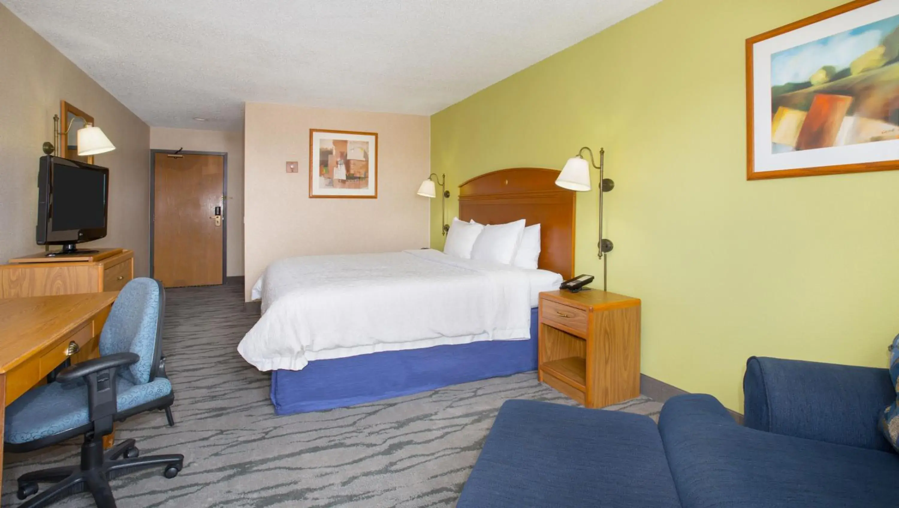 Bed in Baymont by Wyndham Thornton Bed in Baymont by Wyndham Thornton