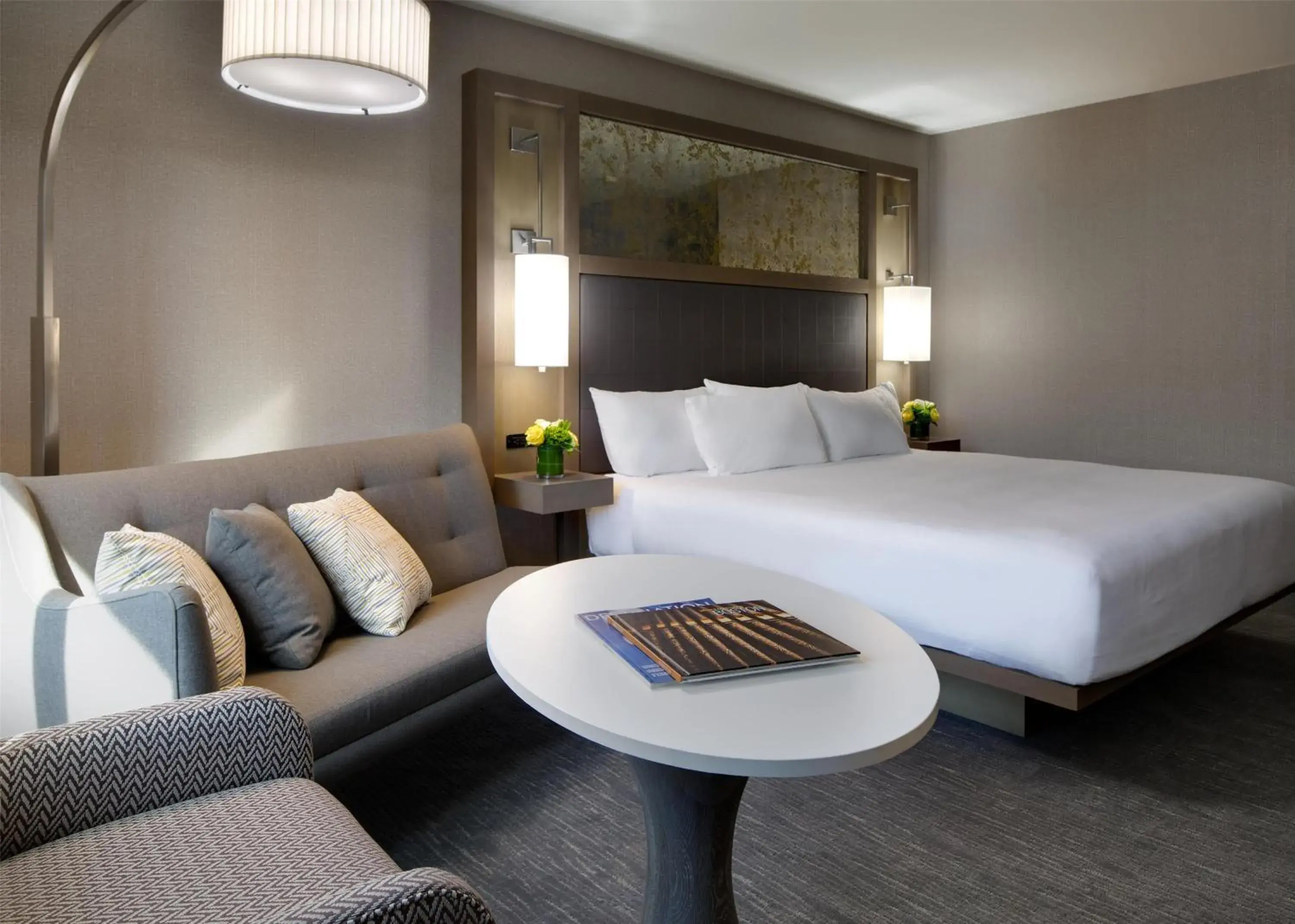 Bedroom, Bed in Hyatt Regency Boston Bedroom, Bed in Hyatt Regency Boston