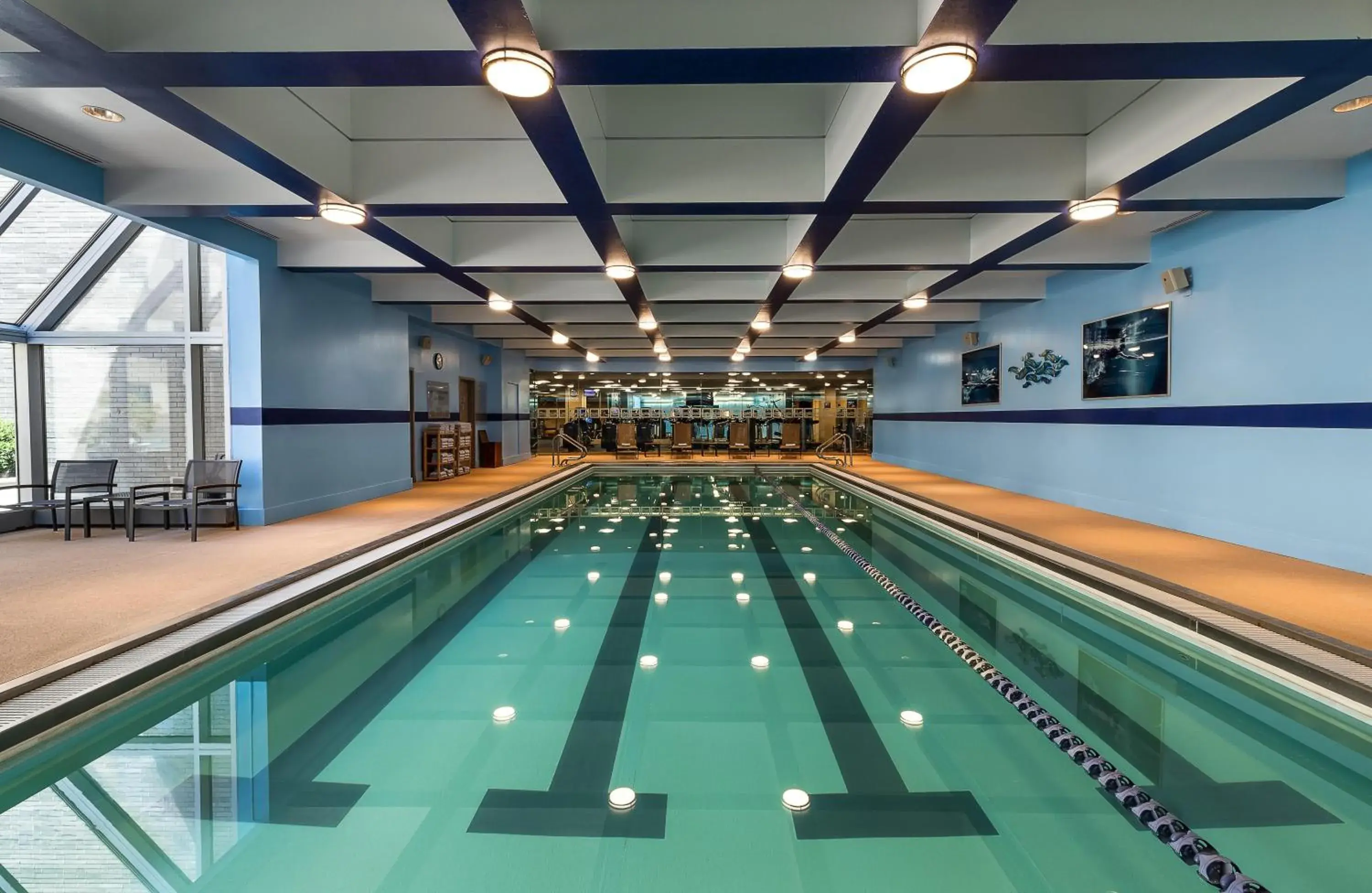 Swimming pool in Hyatt Regency Boston Swimming pool in Hyatt Regency Boston