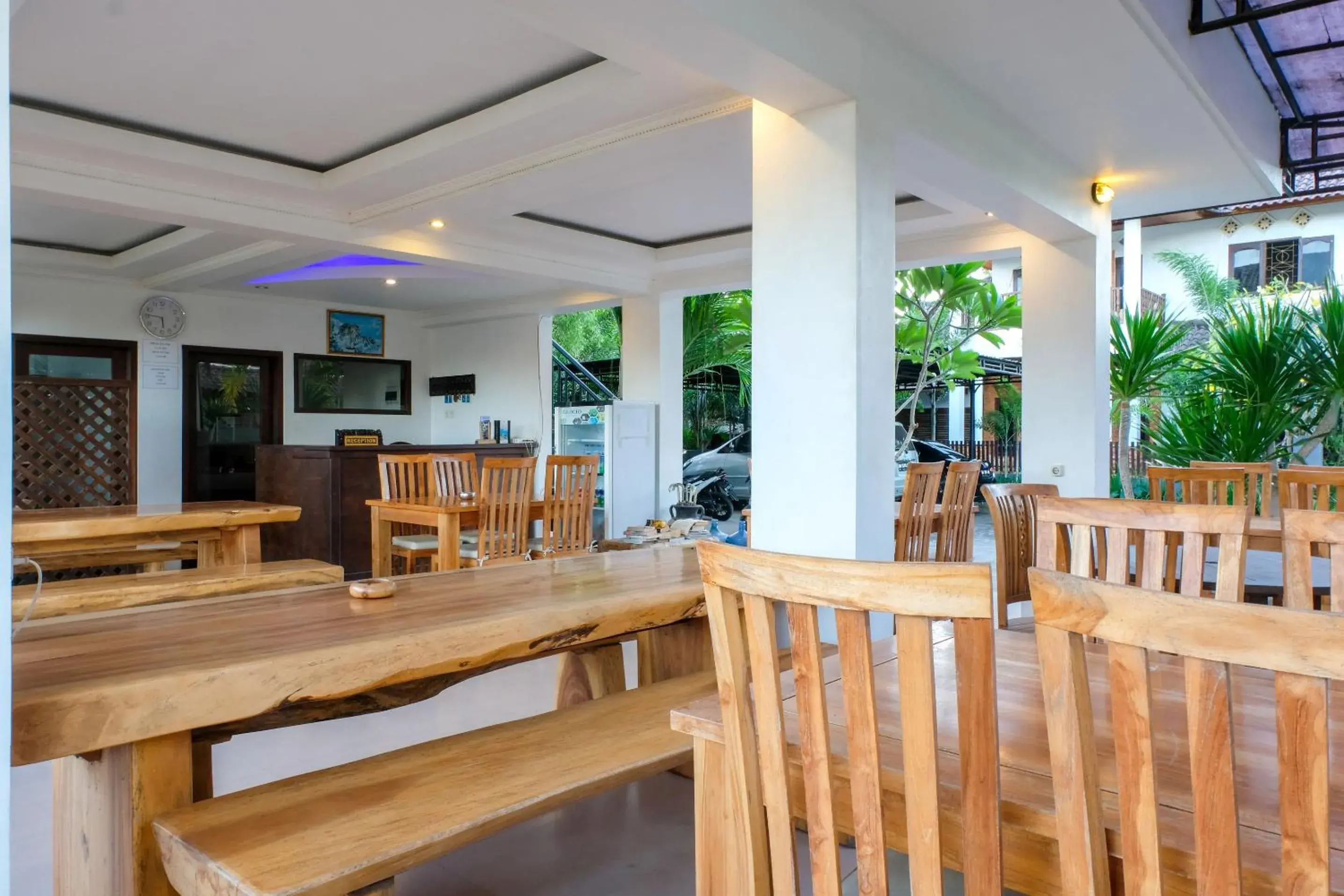 Restaurant/places to eat in Friends Beach Hotel Restaurant/places to eat in Friends Beach Hotel