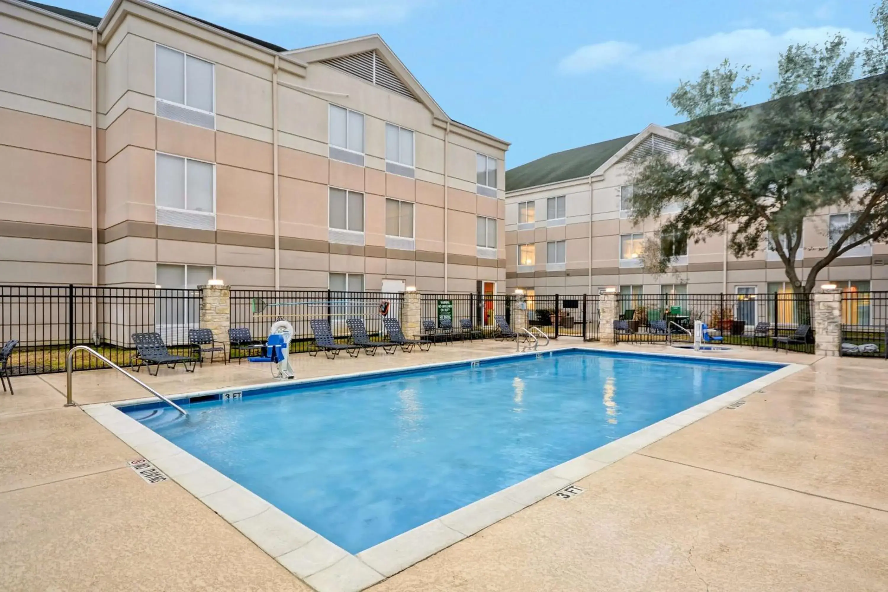 Pool view in Hilton Garden Inn Austin Round Rock Pool view in Hilton Garden Inn Austin Round Rock