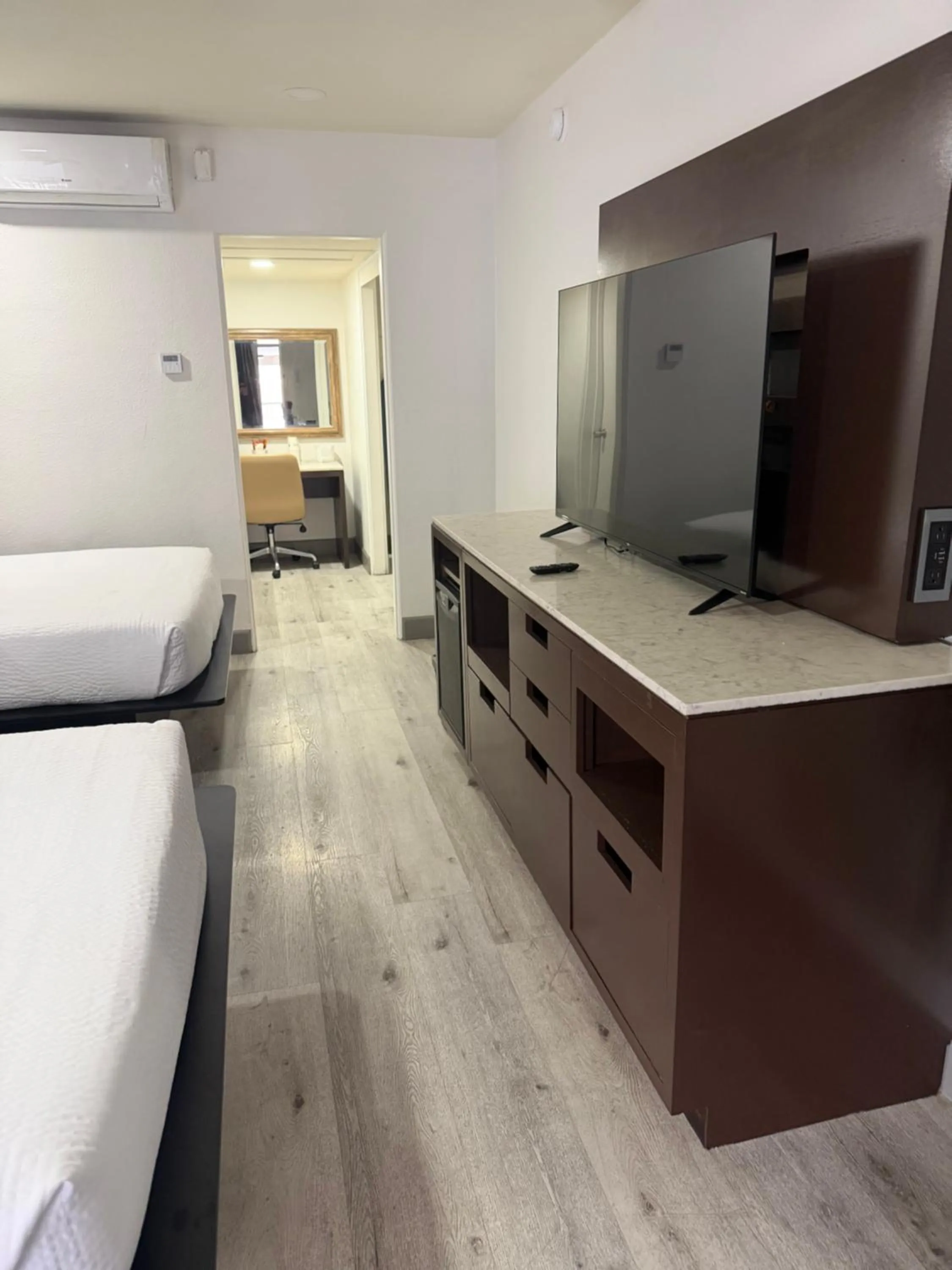 Bed in DTLV, a Baymont by Wyndham