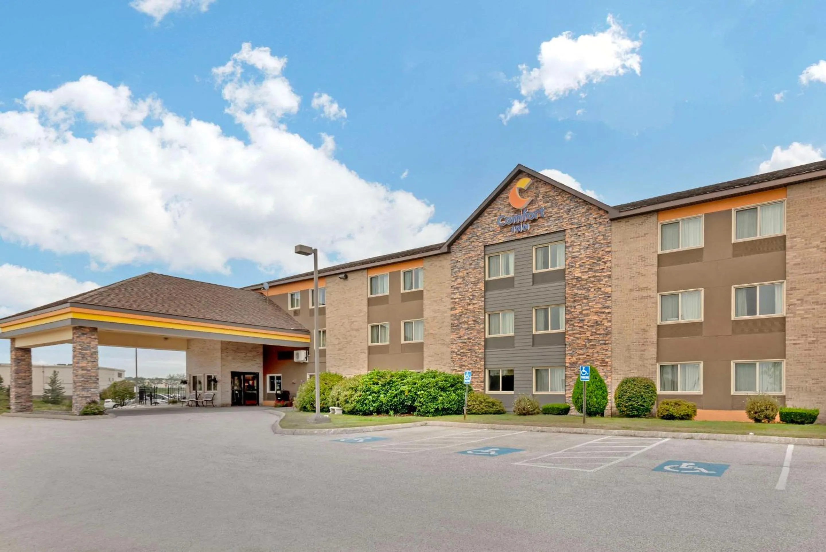 Property building in Comfort Inn Bangor North