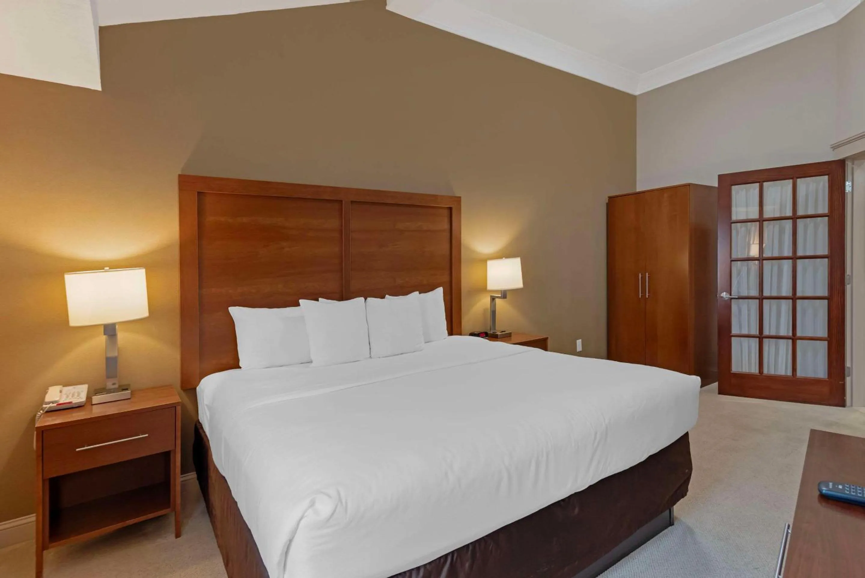 Bedroom, Bed in Comfort Inn Bangor North