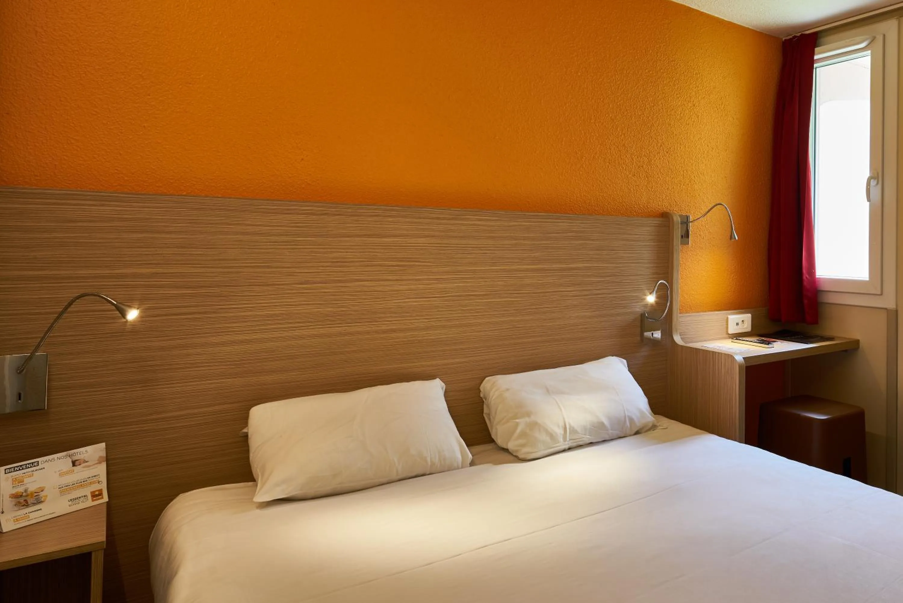 TV and multimedia, Bed in Première Classe La Roche Sur Yon - Vendéspace