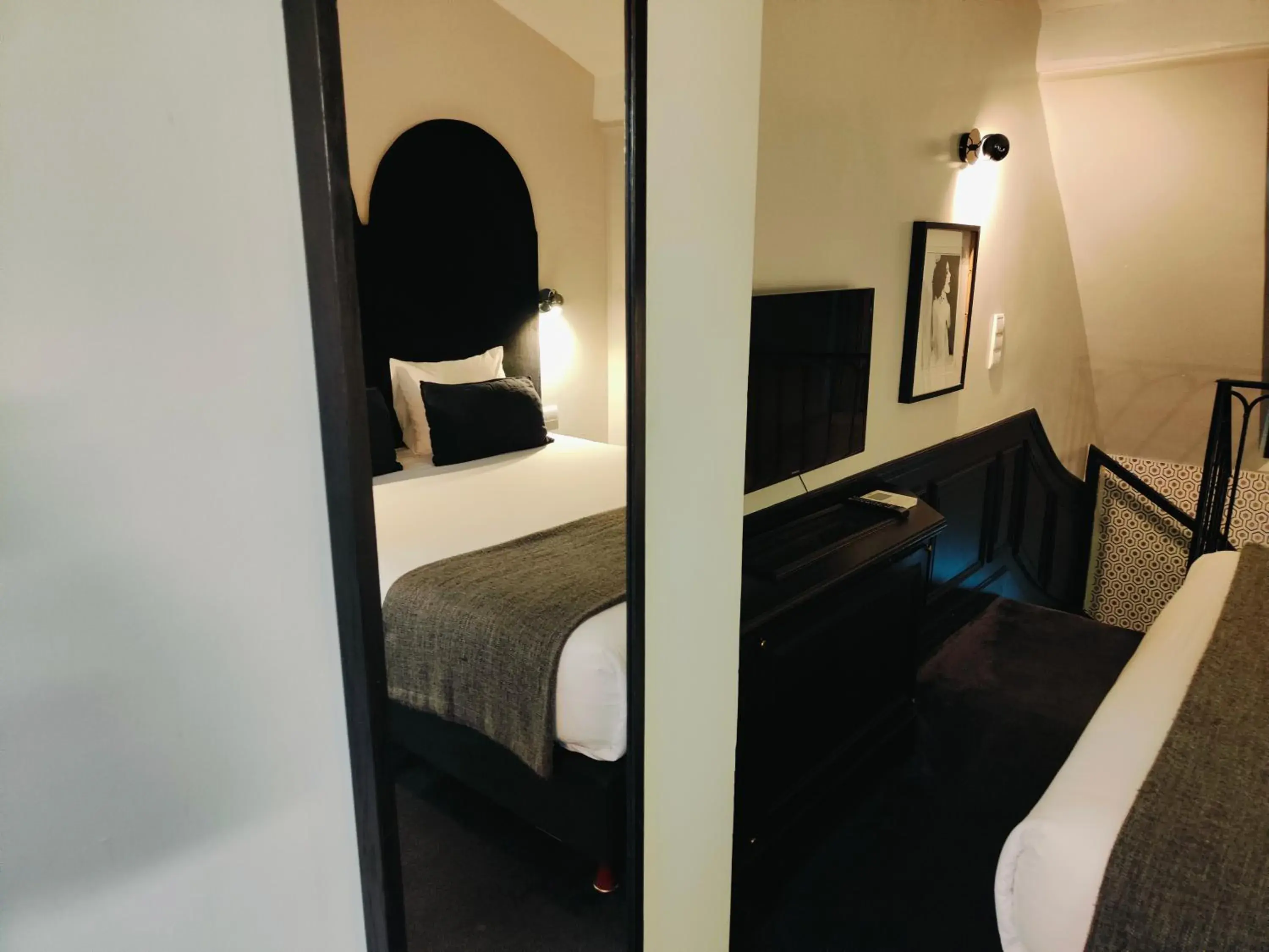 Bedroom, Bed in Hôtel Noir Bedroom, Bed in Hôtel Noir