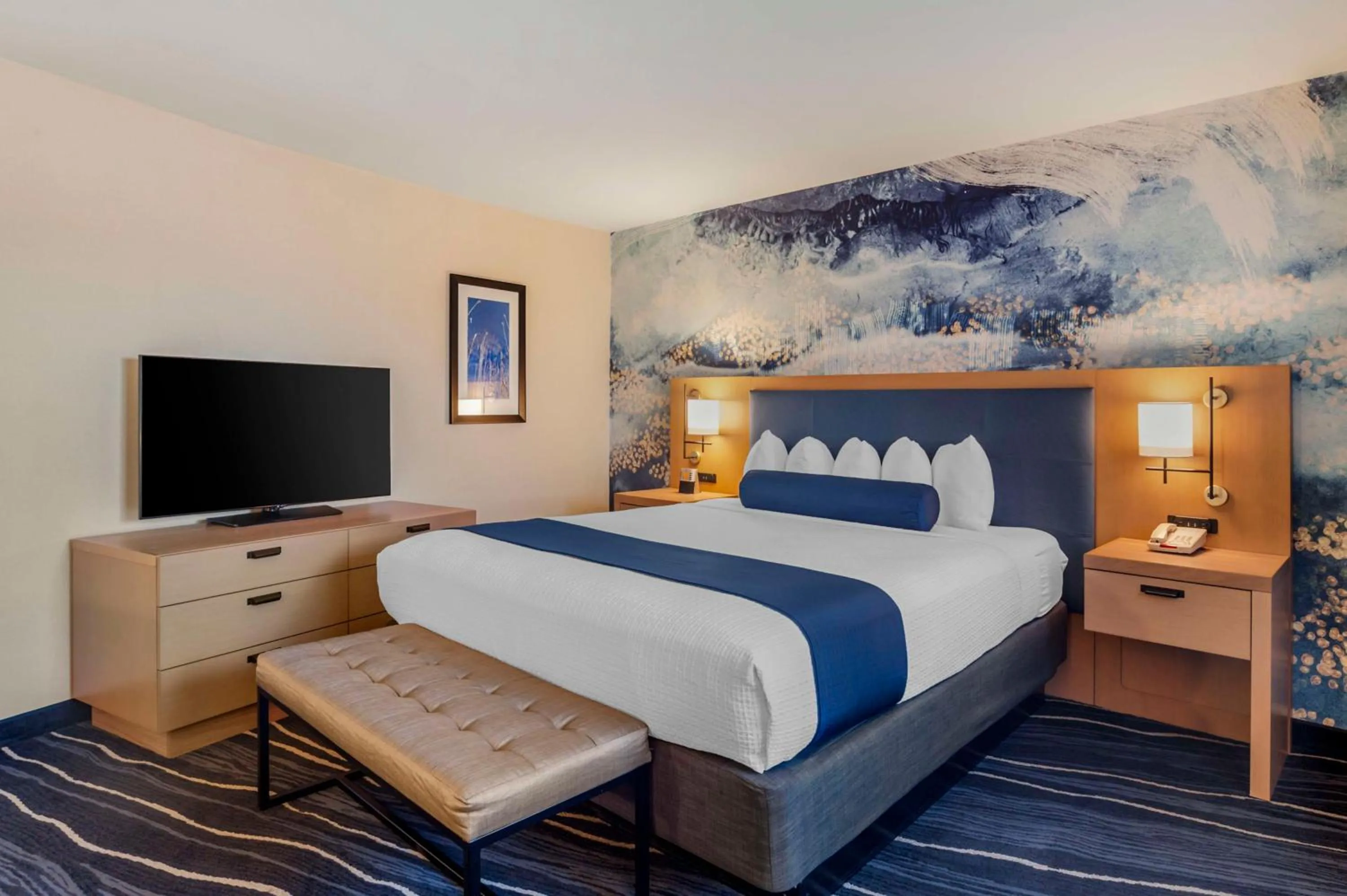 Bedroom, Bed in Best Western Plus Marina Gateway Hotel