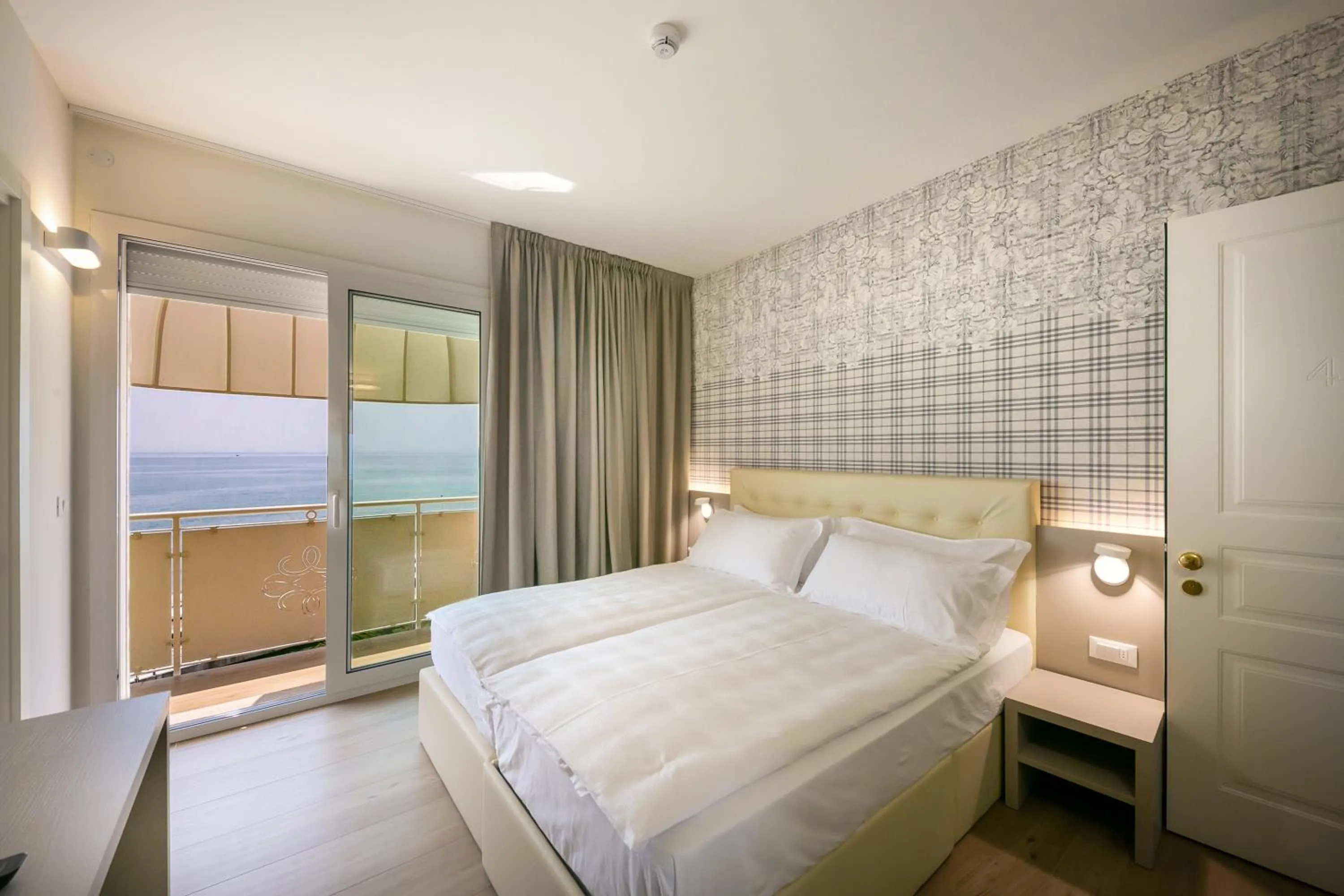 Bedroom in Hotel Le Lampare