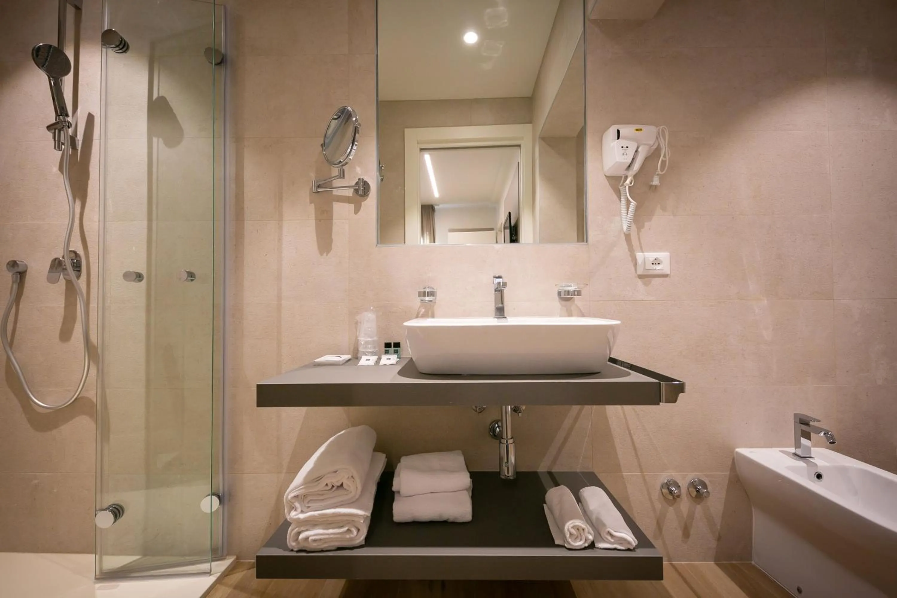 Bathroom in Hotel Le Lampare