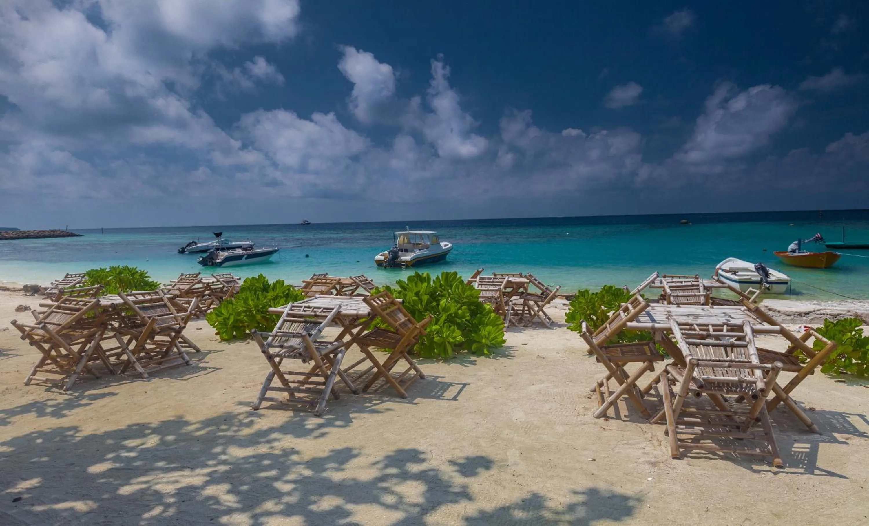 Restaurant/places to eat in Triton Beach Hotel & Spa