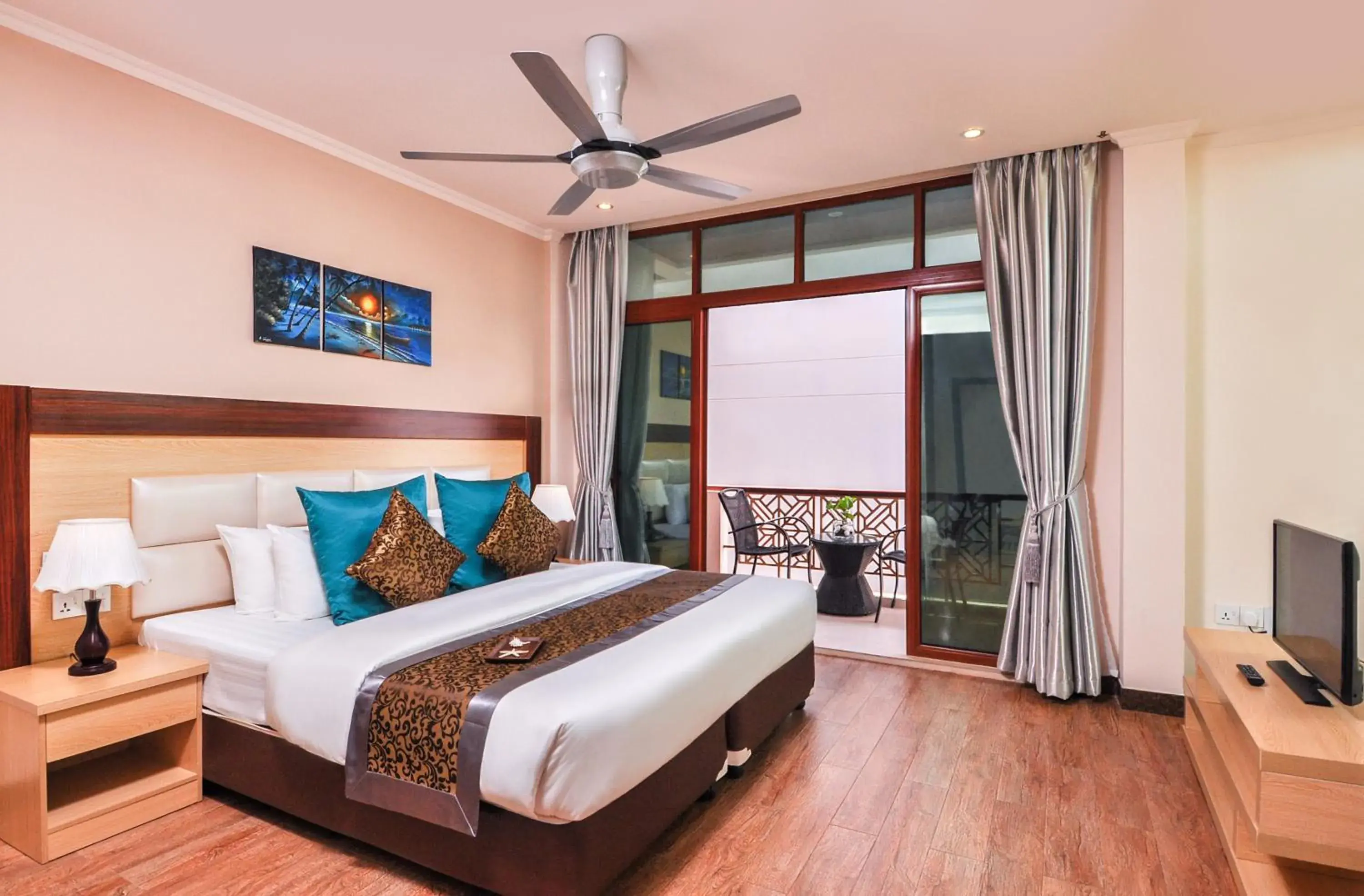Deluxe Double or Twin Room with Pool View in Triton Beach Hotel & Spa Deluxe Double or Twin Room with Pool View in Triton Beach Hotel & Spa