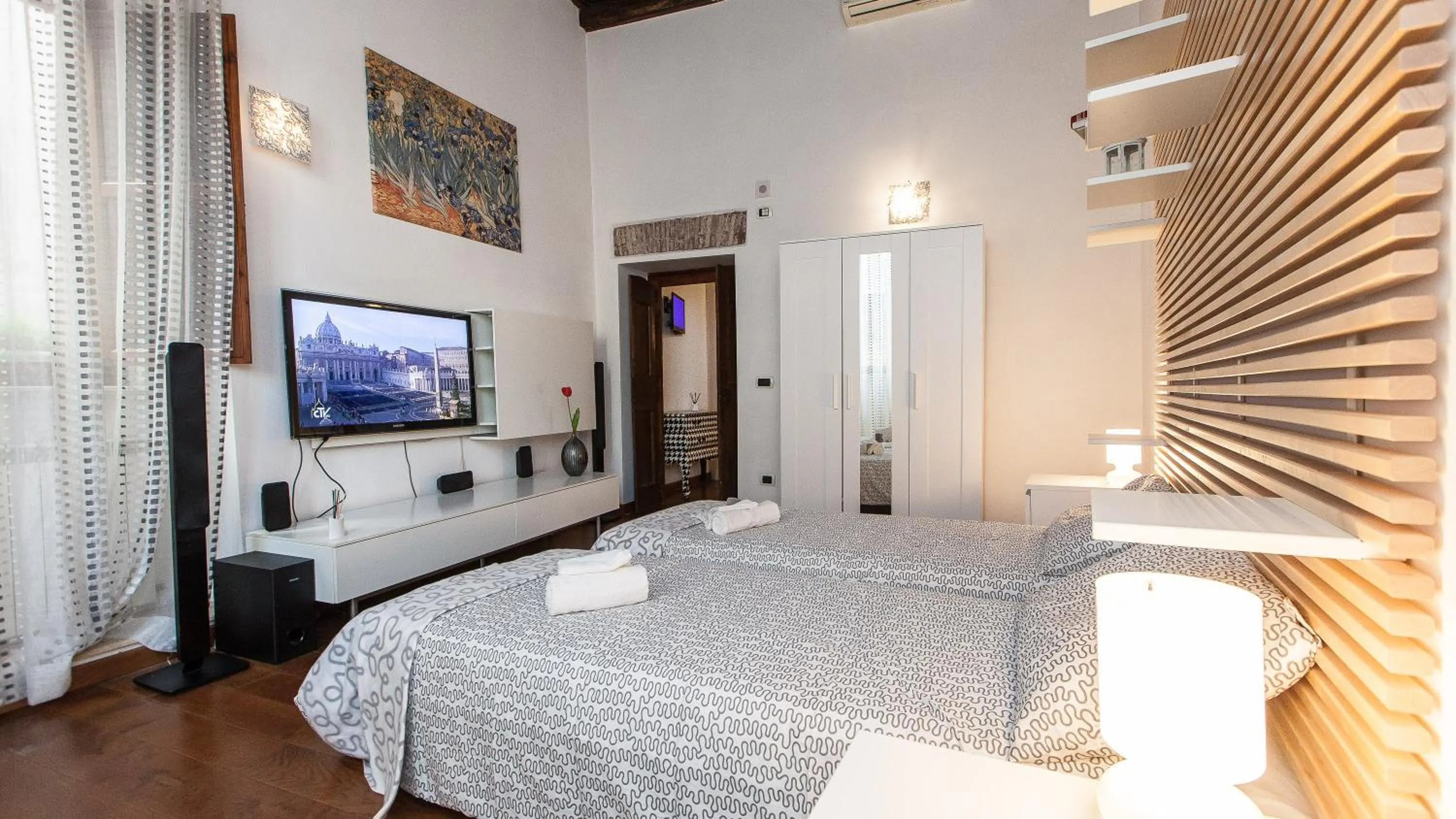 Bed in Rental in Rome Mial house