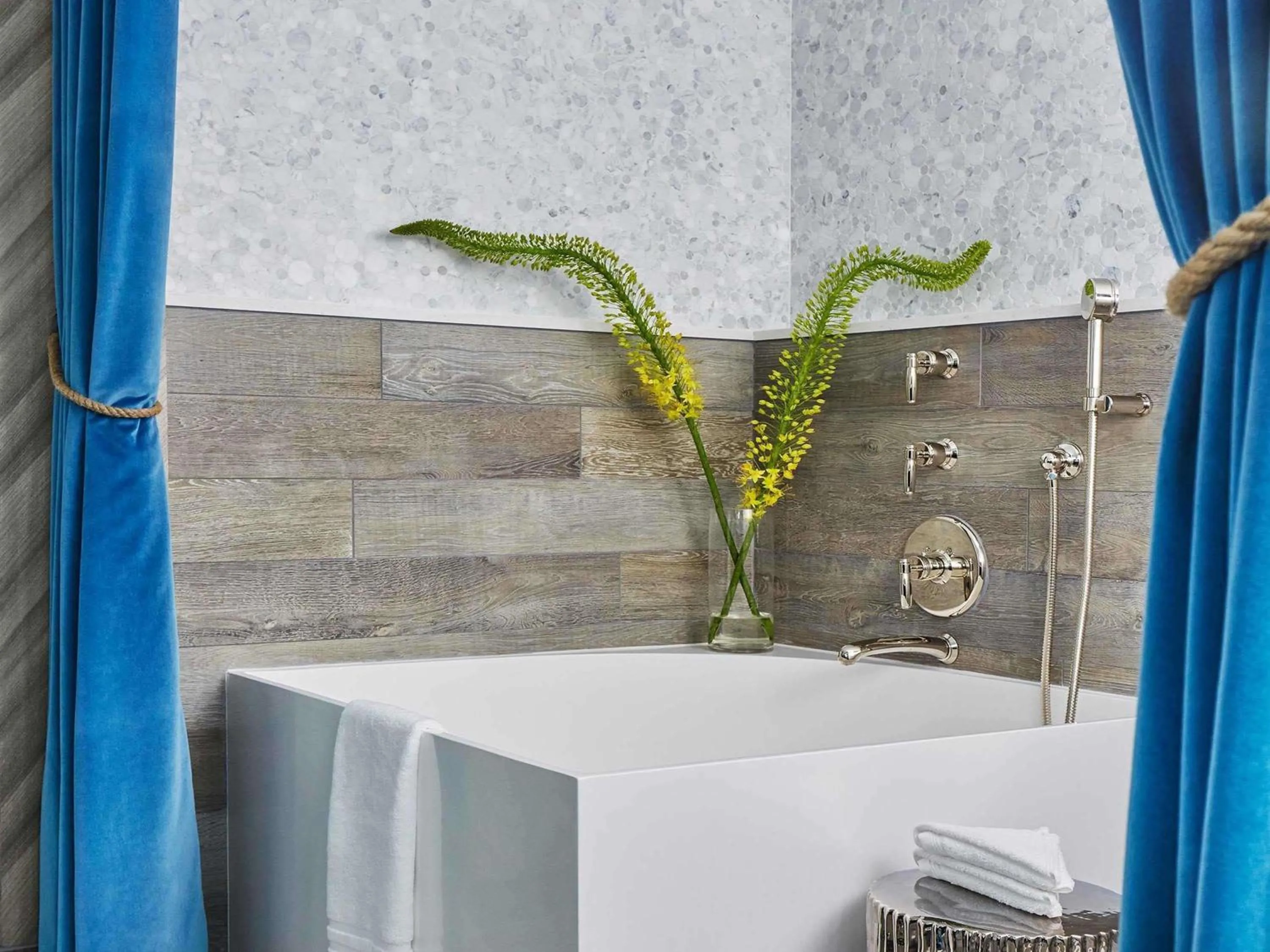 Bedroom in Fairmont Miramar Hotel & Bungalows