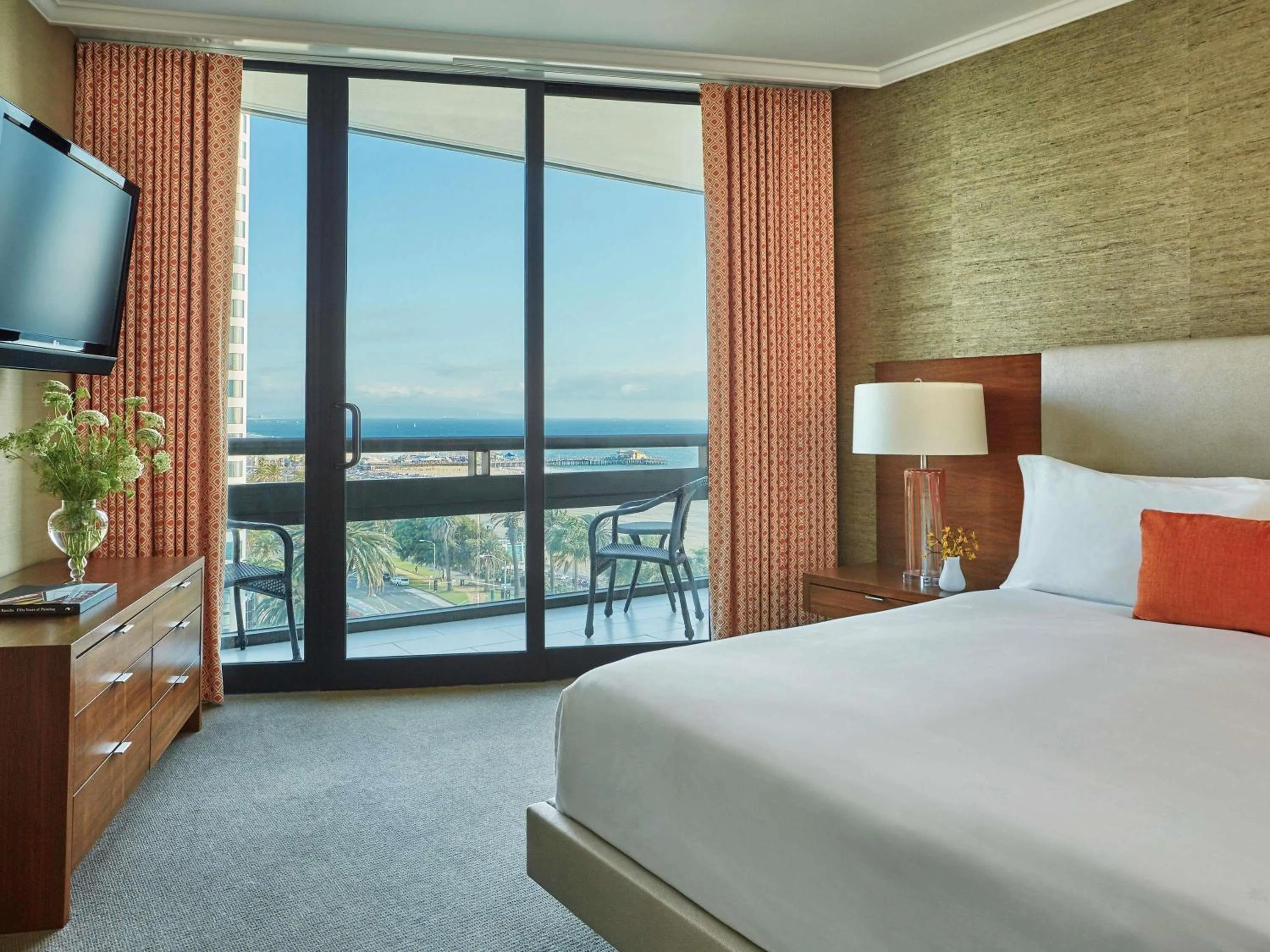 Bedroom, Bed in Fairmont Miramar Hotel & Bungalows