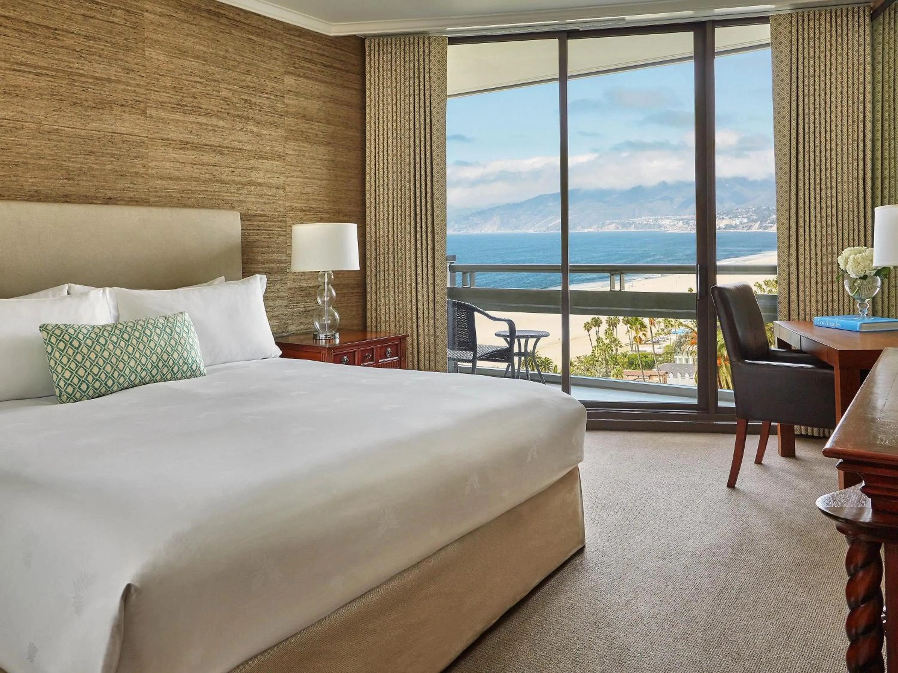 Bedroom, Bed in Fairmont Miramar Hotel & Bungalows