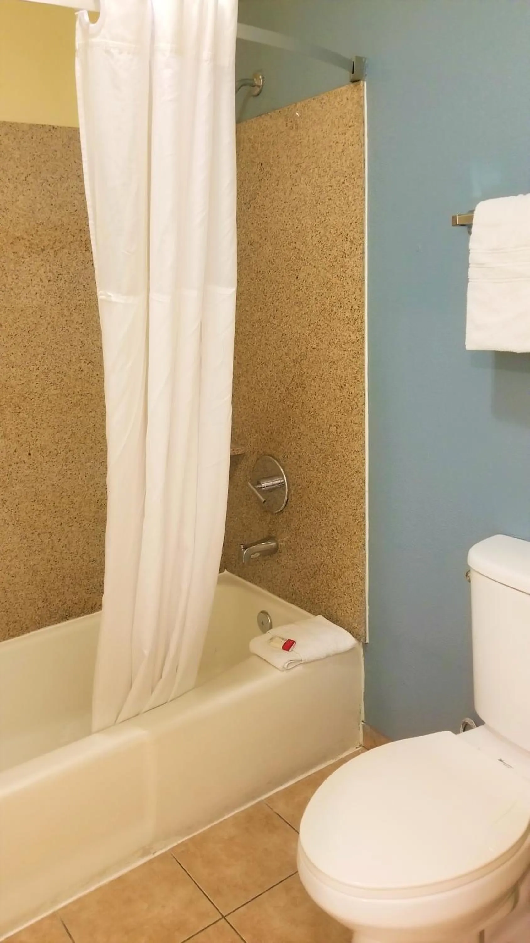 Bathroom in SureStay Hotel by Best Western Chula Vista San Diego Bay
