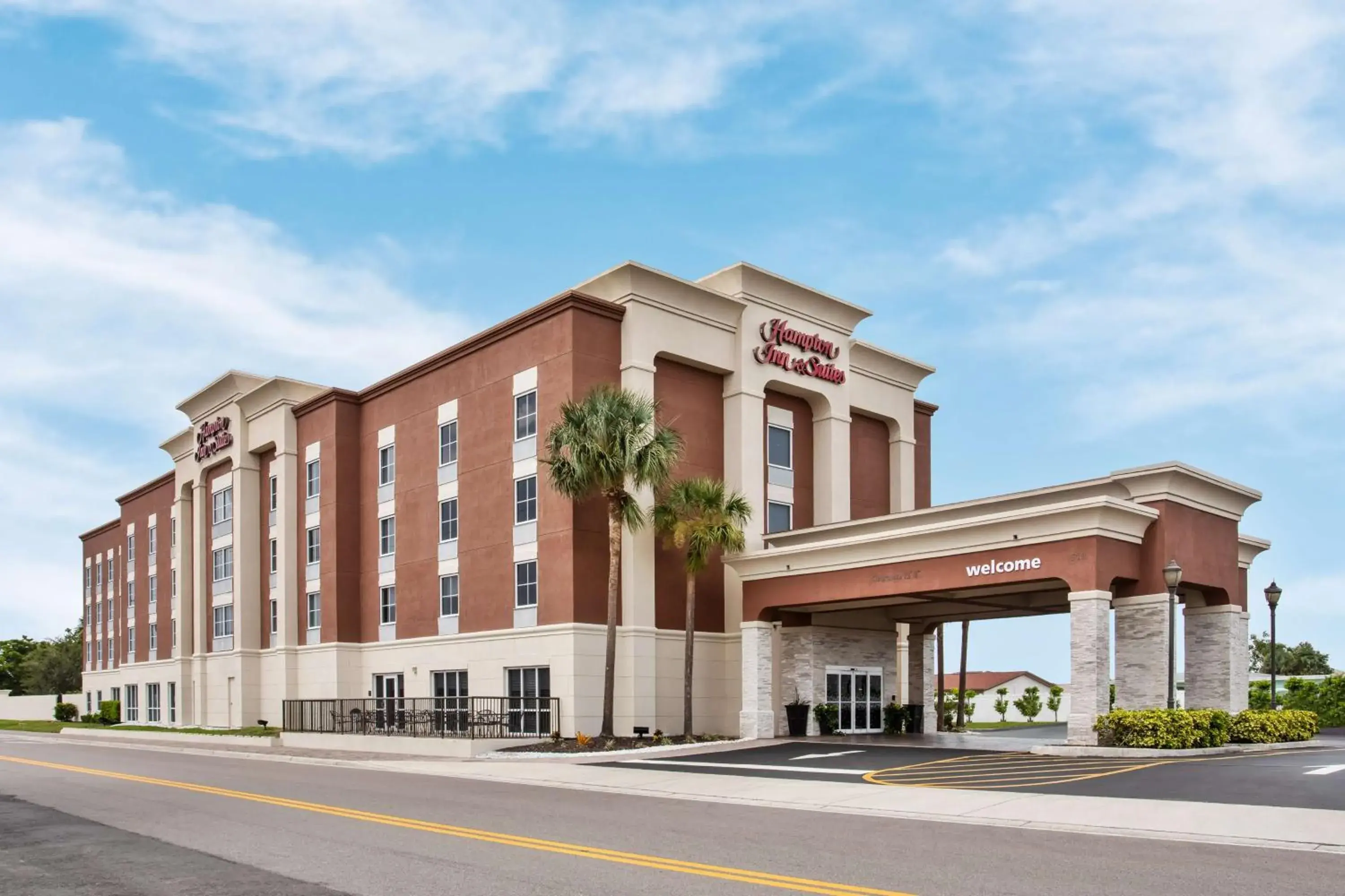 Property building in Hampton Inn & Suites Cape Coral / Fort Myers Property building in Hampton Inn & Suites Cape Coral / Fort Myers
