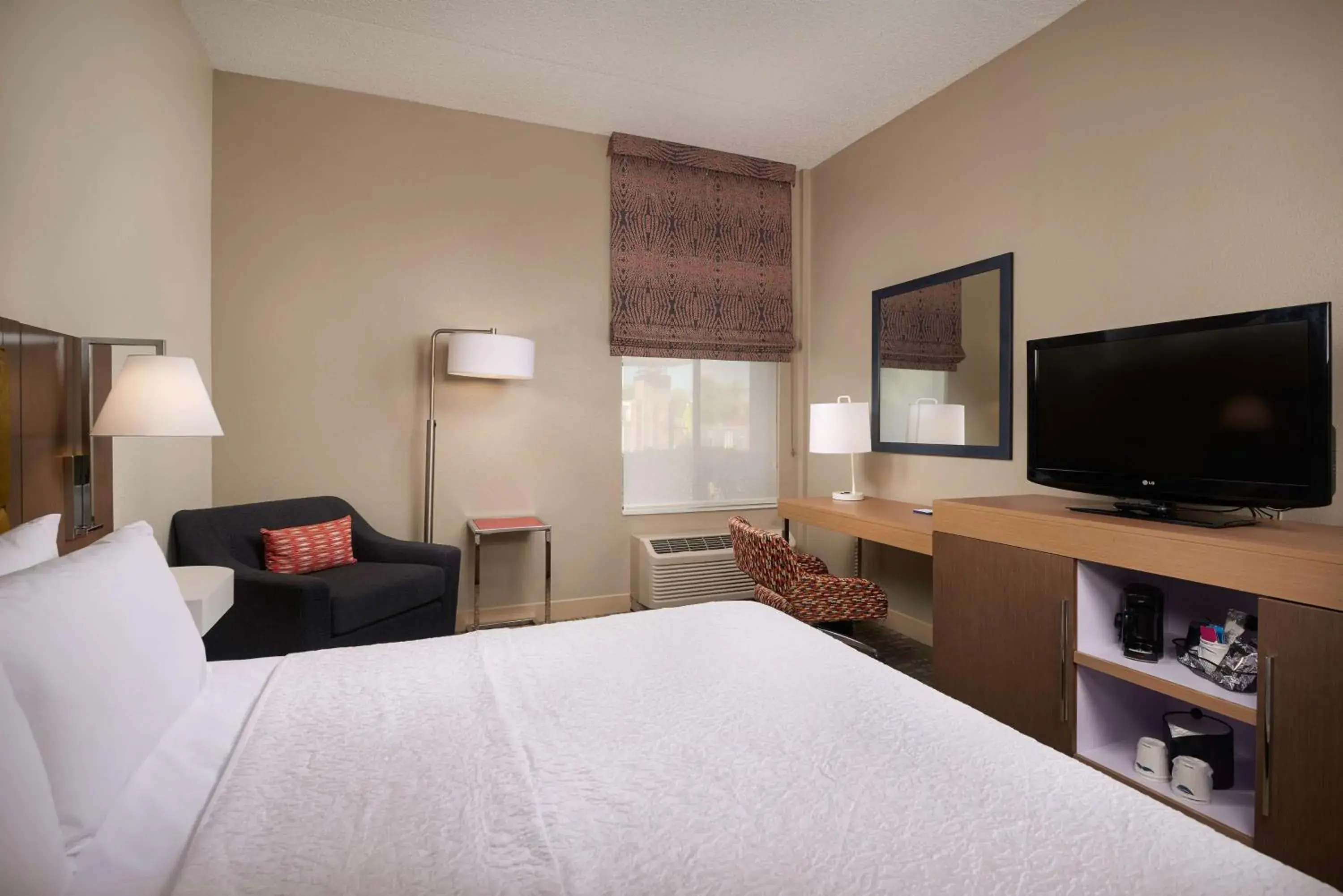 Bedroom, Bed in Hampton Inn Phoenix/Anthem Bedroom, Bed in Hampton Inn Phoenix/Anthem