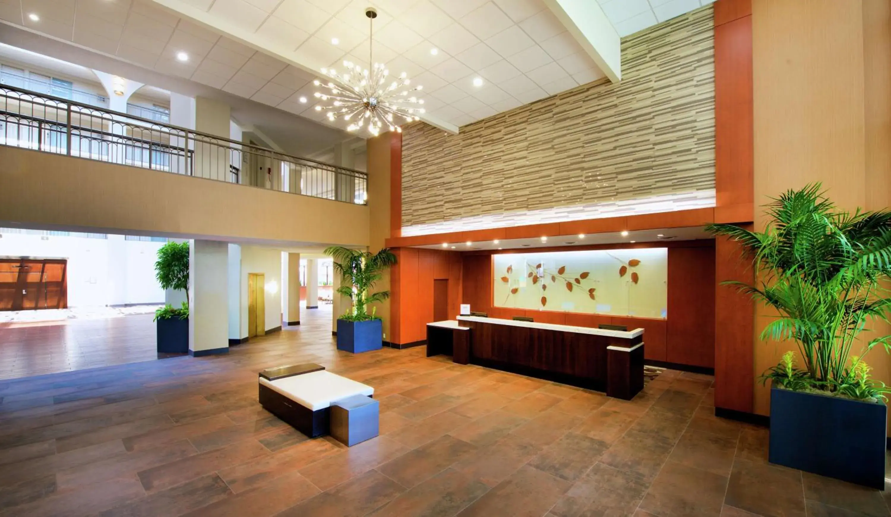 Lobby or reception in Embassy Suites by Hilton Cincinnati Northeast - Blue Ash Lobby or reception in Embassy Suites by Hilton Cincinnati Northeast - Blue Ash