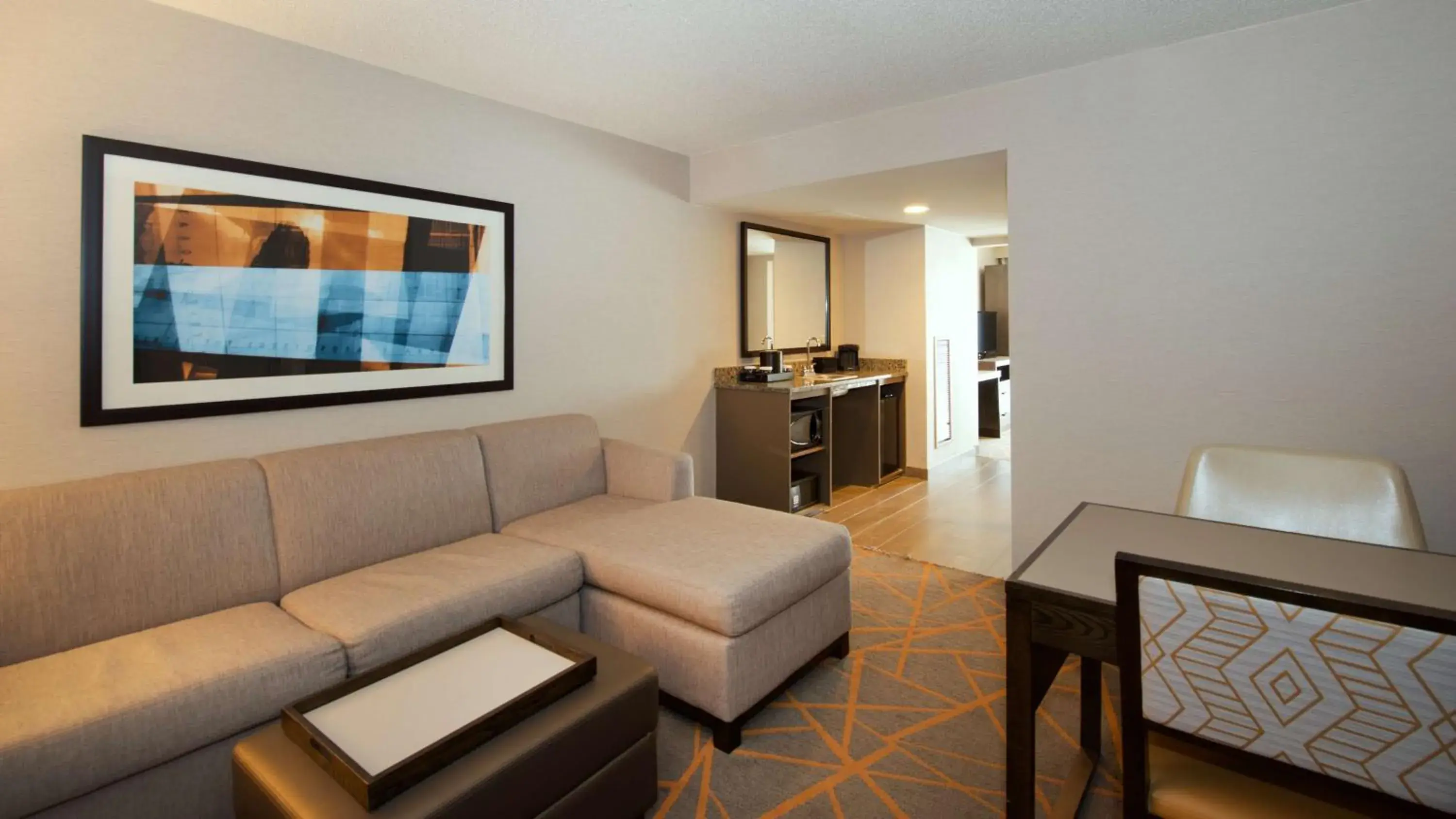 Double Room with Roll-In Shower and Patio - Mobility Accessible in Embassy Suites by Hilton Cincinnati Northeast - Blue Ash Double Room with Roll-In Shower and Patio - Mobility Accessible in Embassy Suites by Hilton Cincinnati Northeast - Blue Ash