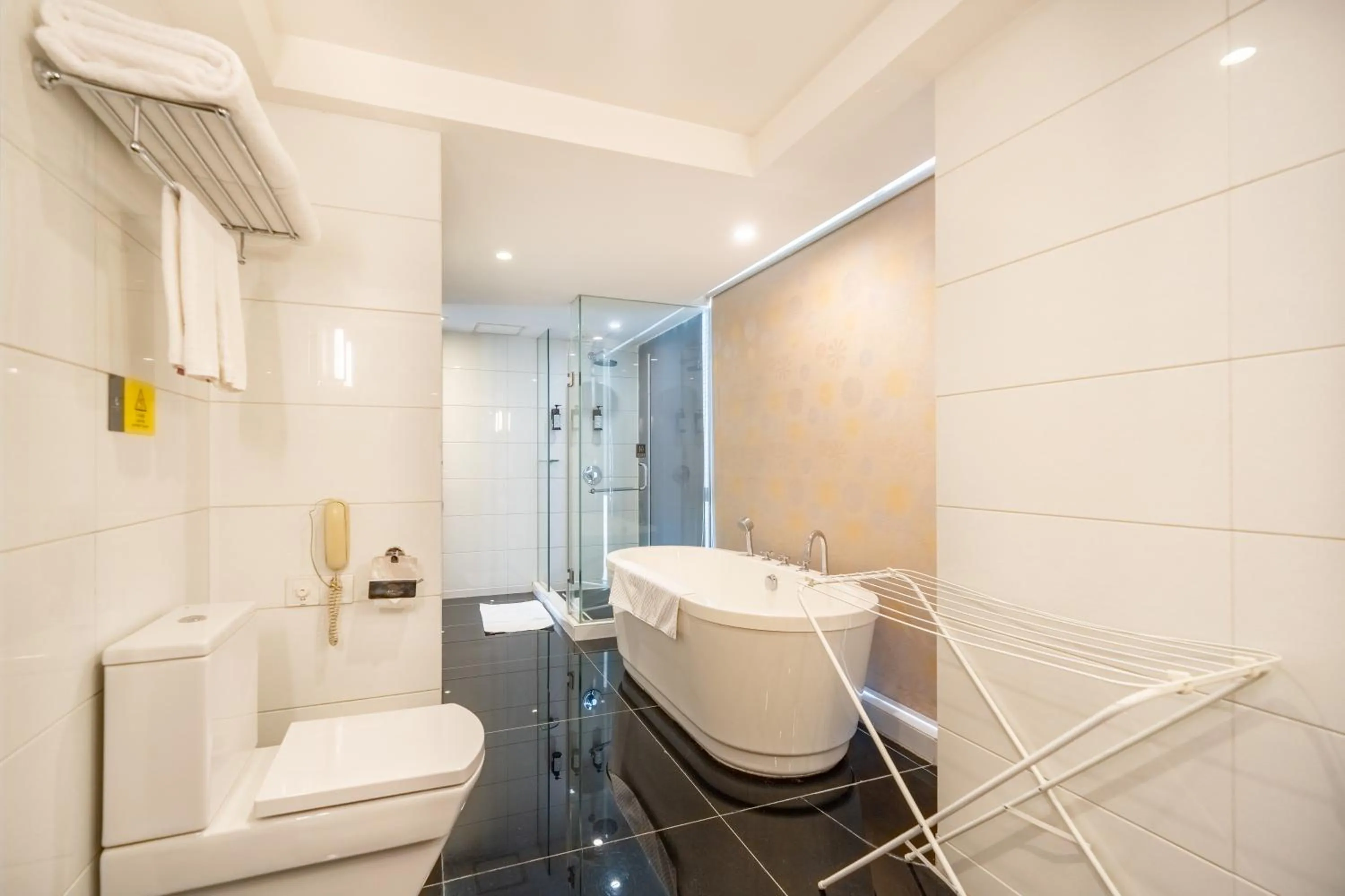 Toilet in Leeden Hotel Guangzhou