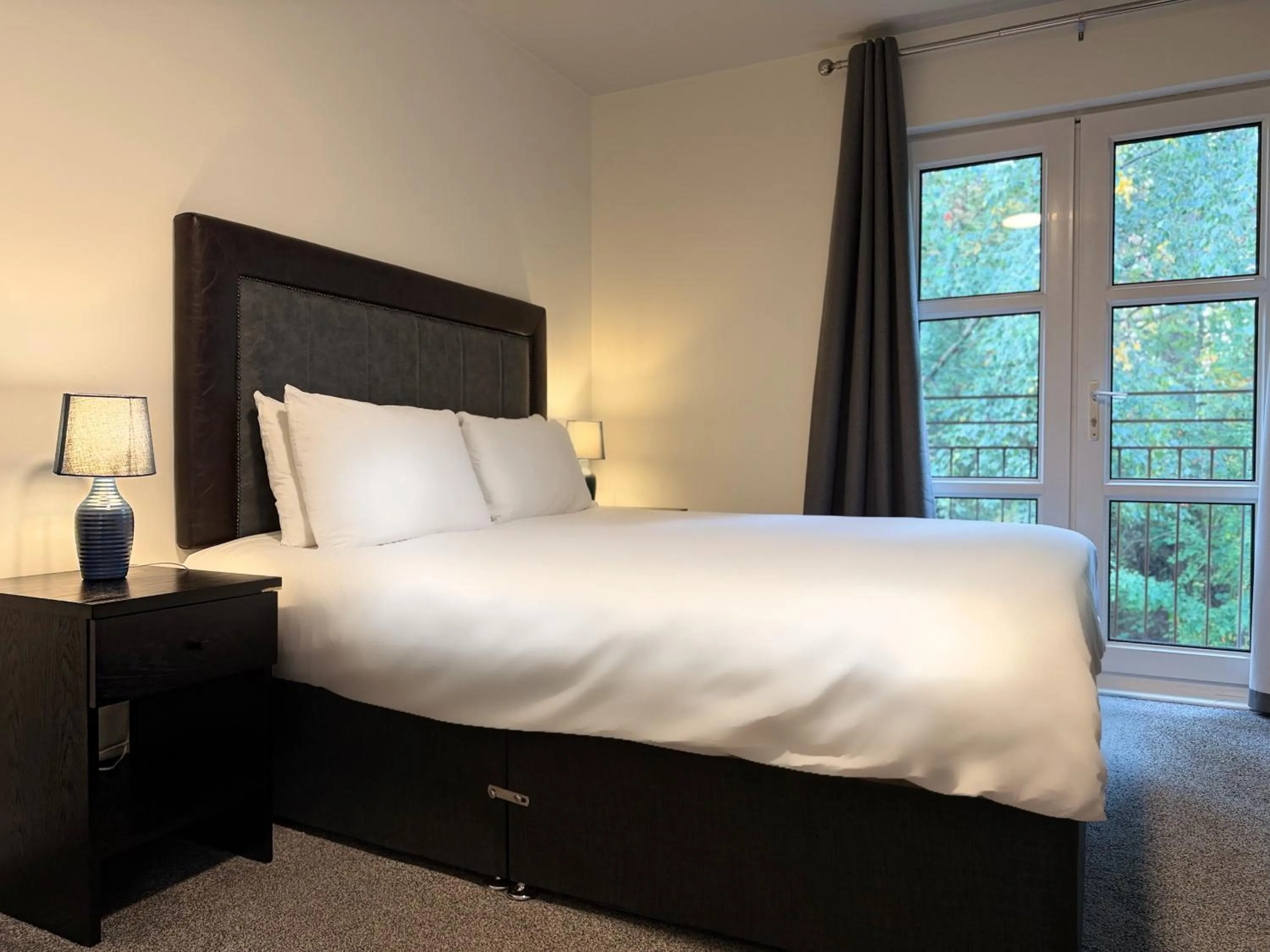 Bedroom, Bed in The Gilvenbank Hotel